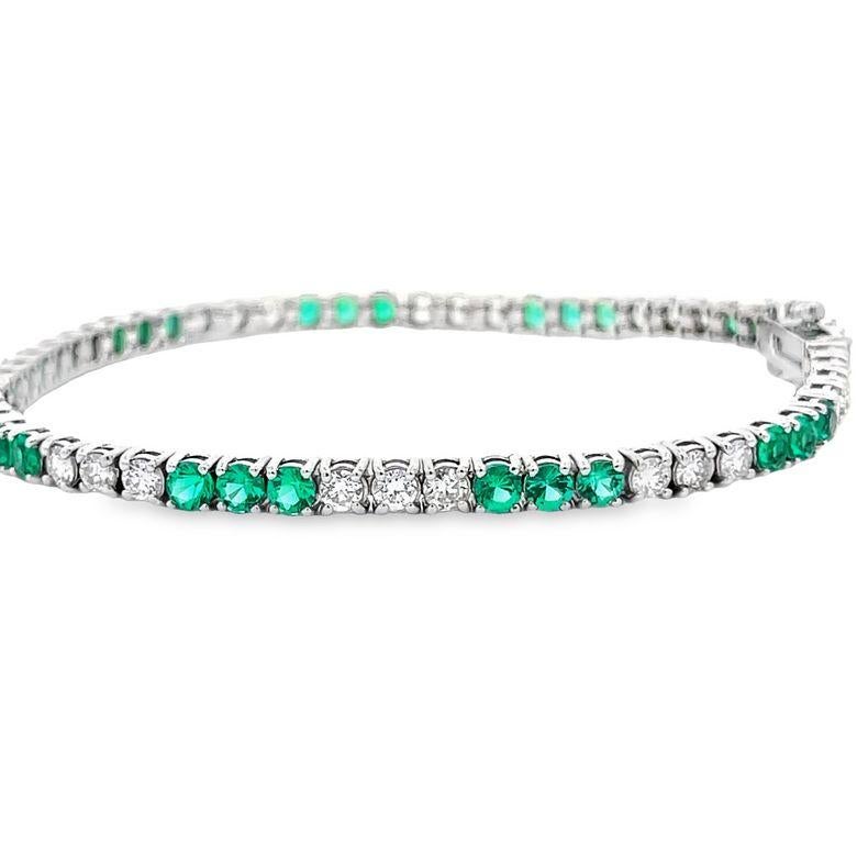 Tennis Bracelet White Diamonds 2.09 CT & Green Emerald 3.20CT in 14K White Gold  In New Condition For Sale In New York, NY