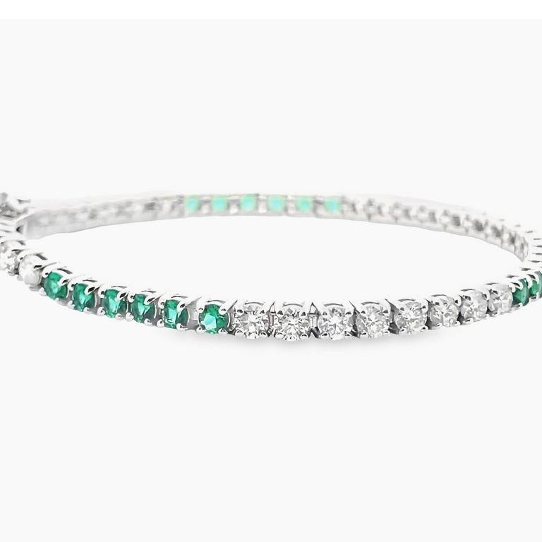 Taglio brillante Bracciale Tennis Diamanti bianchi 4,41 CT & Smeraldo verde 1,76CT in oro bianco 14K in vendita