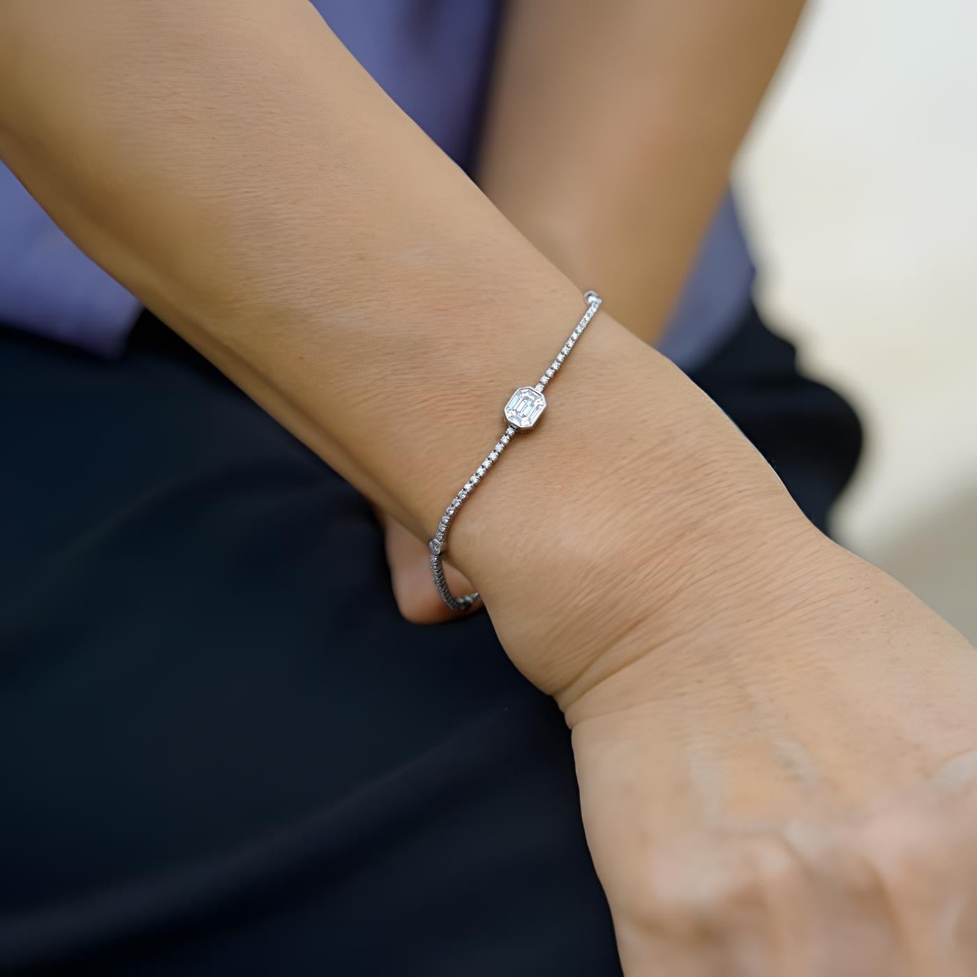 Round Cut Tennis Bracelet with 1 carat face up Pie cut diamond For Sale