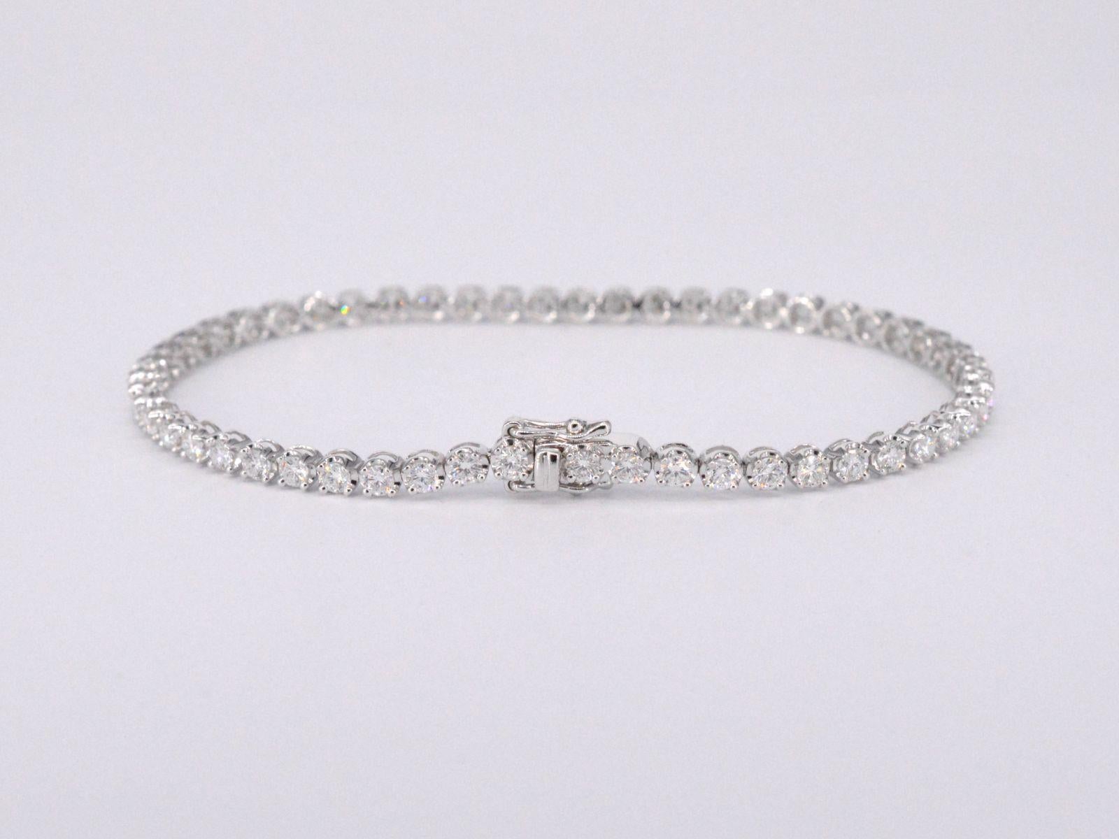 Contemporary Tennis Bracelet with 3.00 Carats of Diamonds For Sale