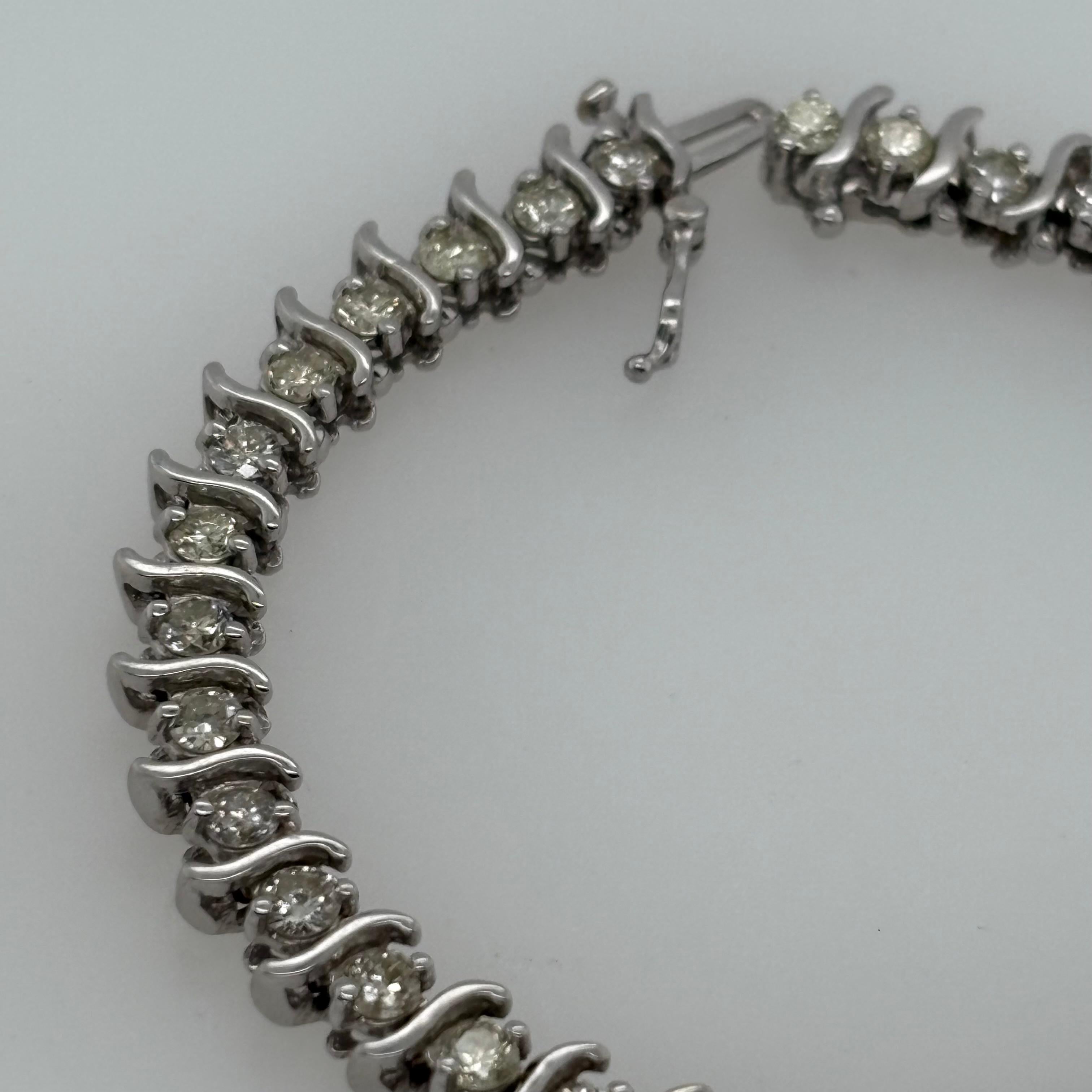 Women's or Men's Tennis Bracelet with 3.5ct Diamonds, 14kt White Gold For Sale