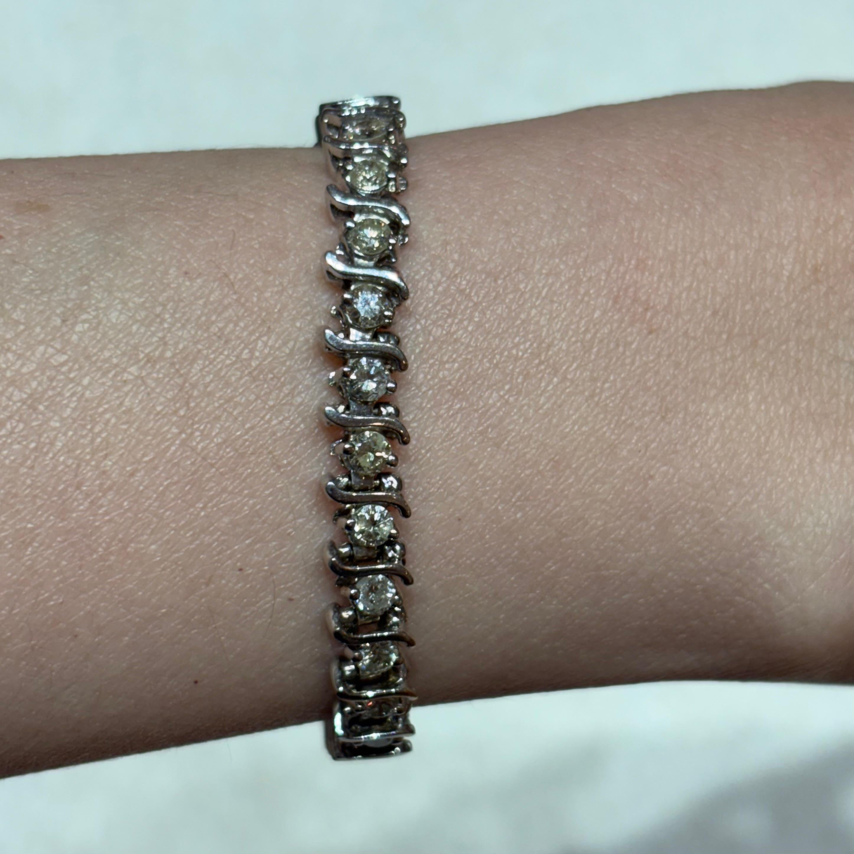 Tennis Bracelet with 3.5ct Diamonds, 14kt White Gold For Sale 1
