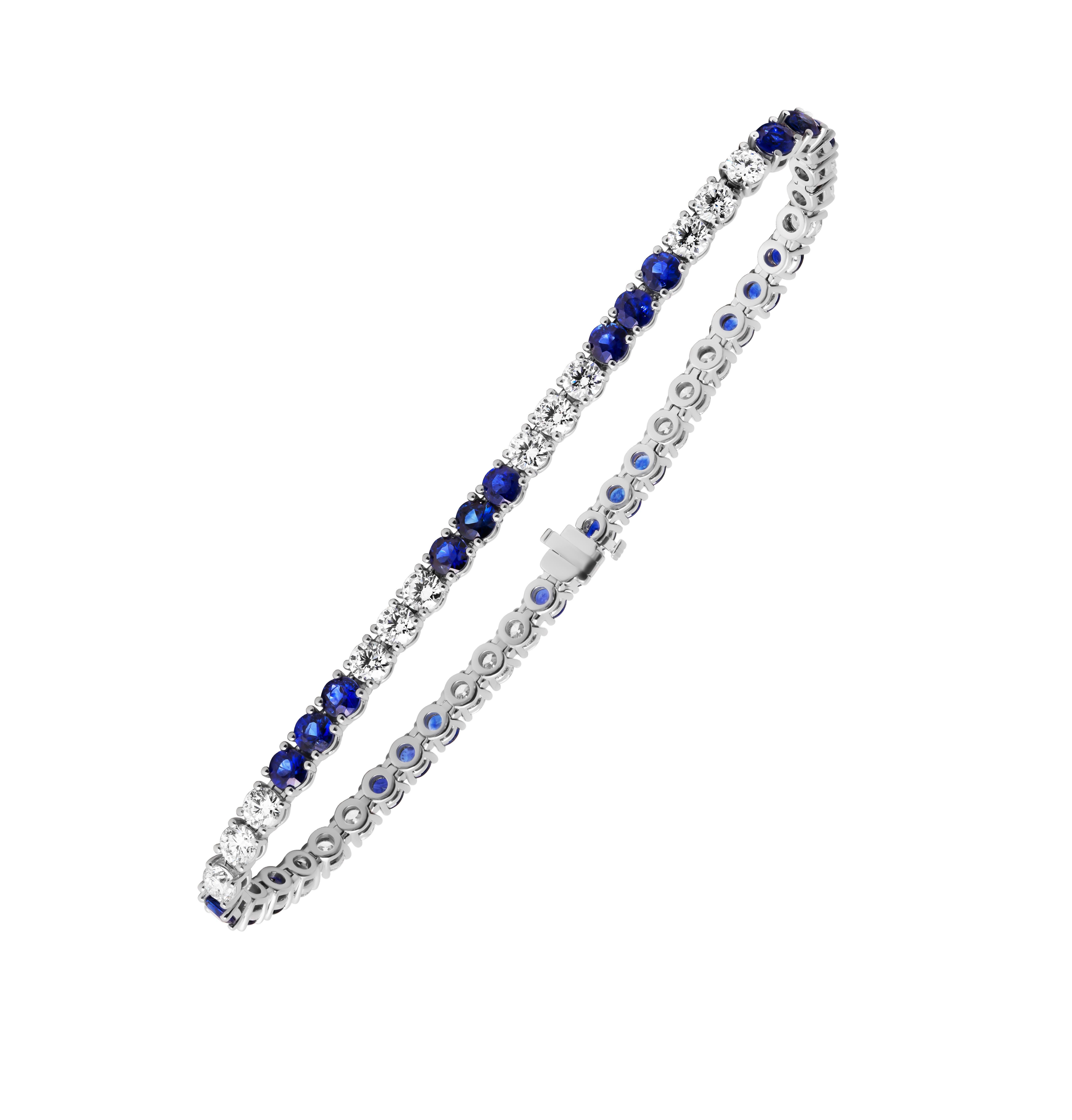 Bracciale tennis con zaffiri e diamanti alternati in platino
Lunghezza 7
24 pietre di diamanti di colore F/G e purezza VS per un totale di 2,88 ct - 0,12 ct ciascuna 
26 zaffiri blu per un totale di 26 pietre  4,74ct - 0,18ct ciascuno


