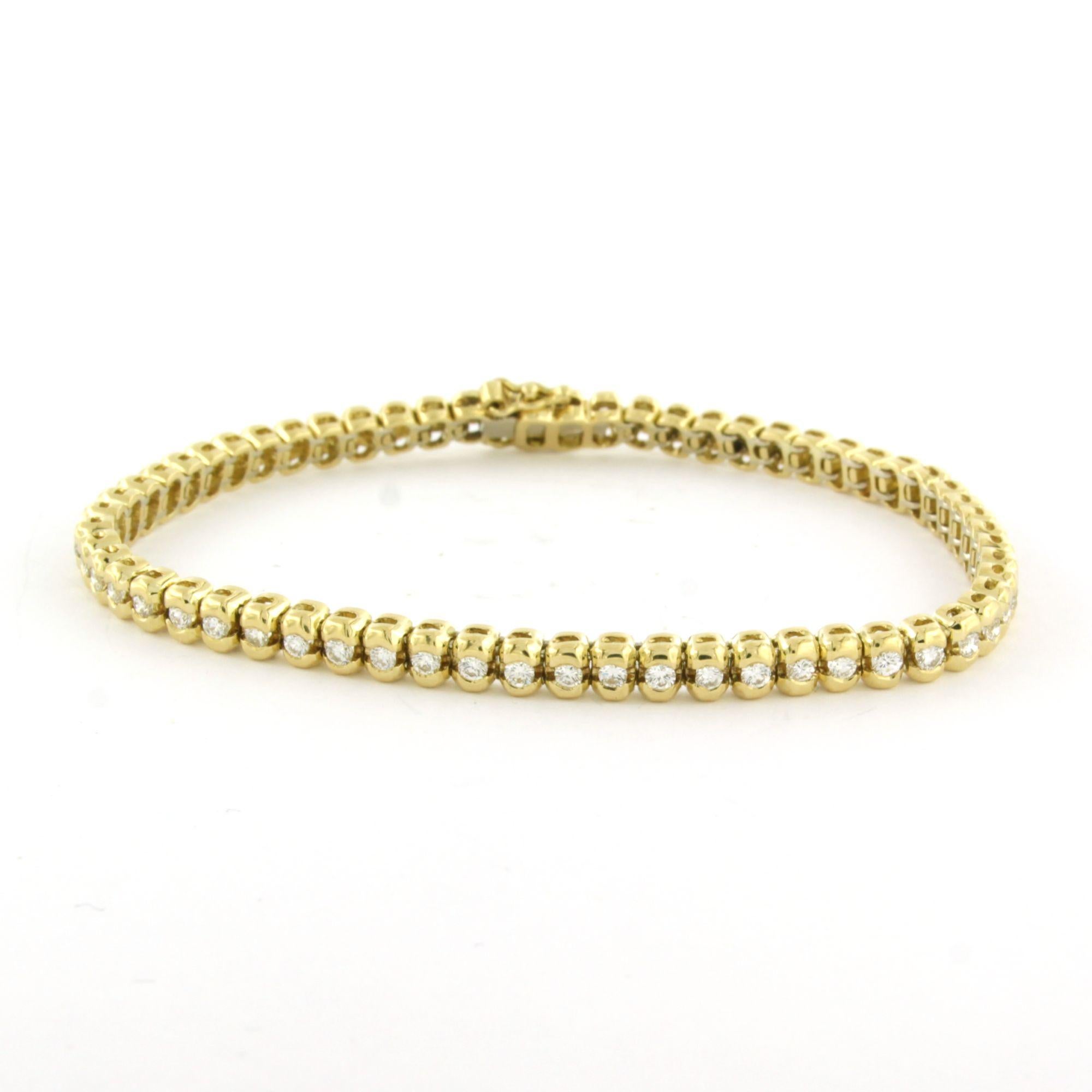 Pulsera de tenis con diamantes talla brillante de hasta 1,80 ct 18,0 gramos Oro de 18k en venta 1