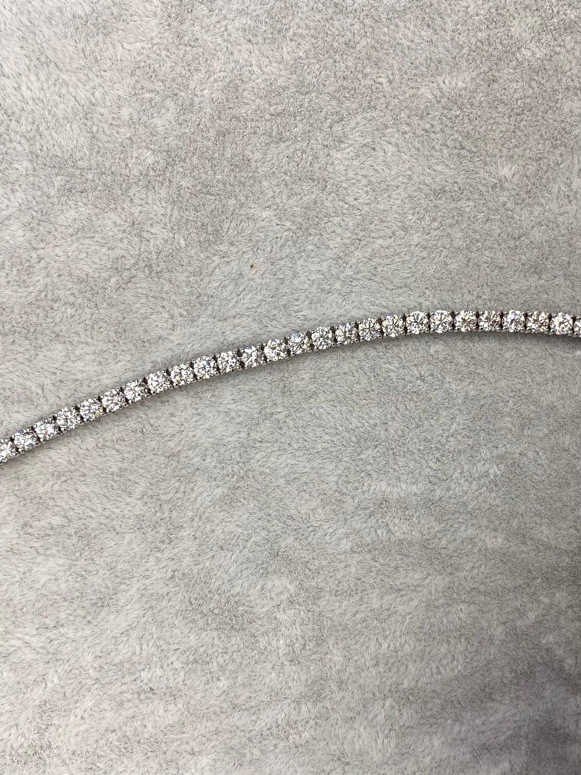 Modernist Tennis Bracelet with Diamond 7.78ct for Wedding in 18k White Gold For Sale