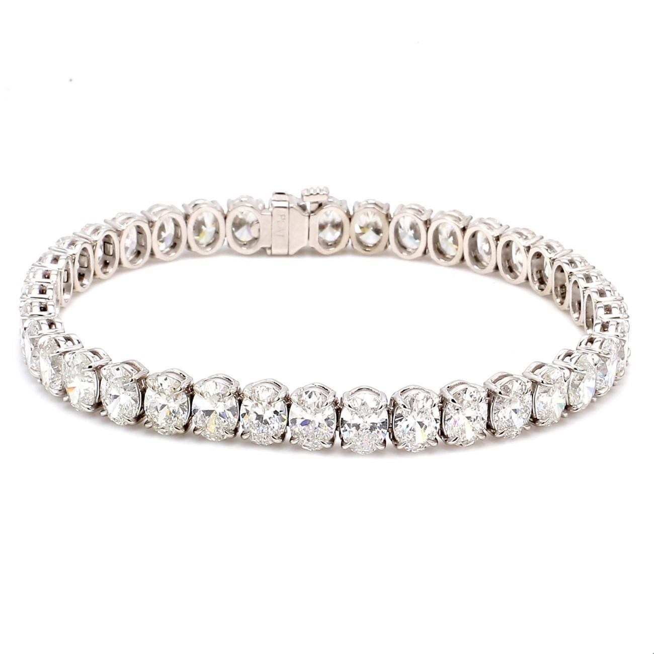 Oval Cut Tennis Bracelet with GIA certified D-F-SI1-SI2 Oval Diamonds. D19.01ct.t.w. For Sale