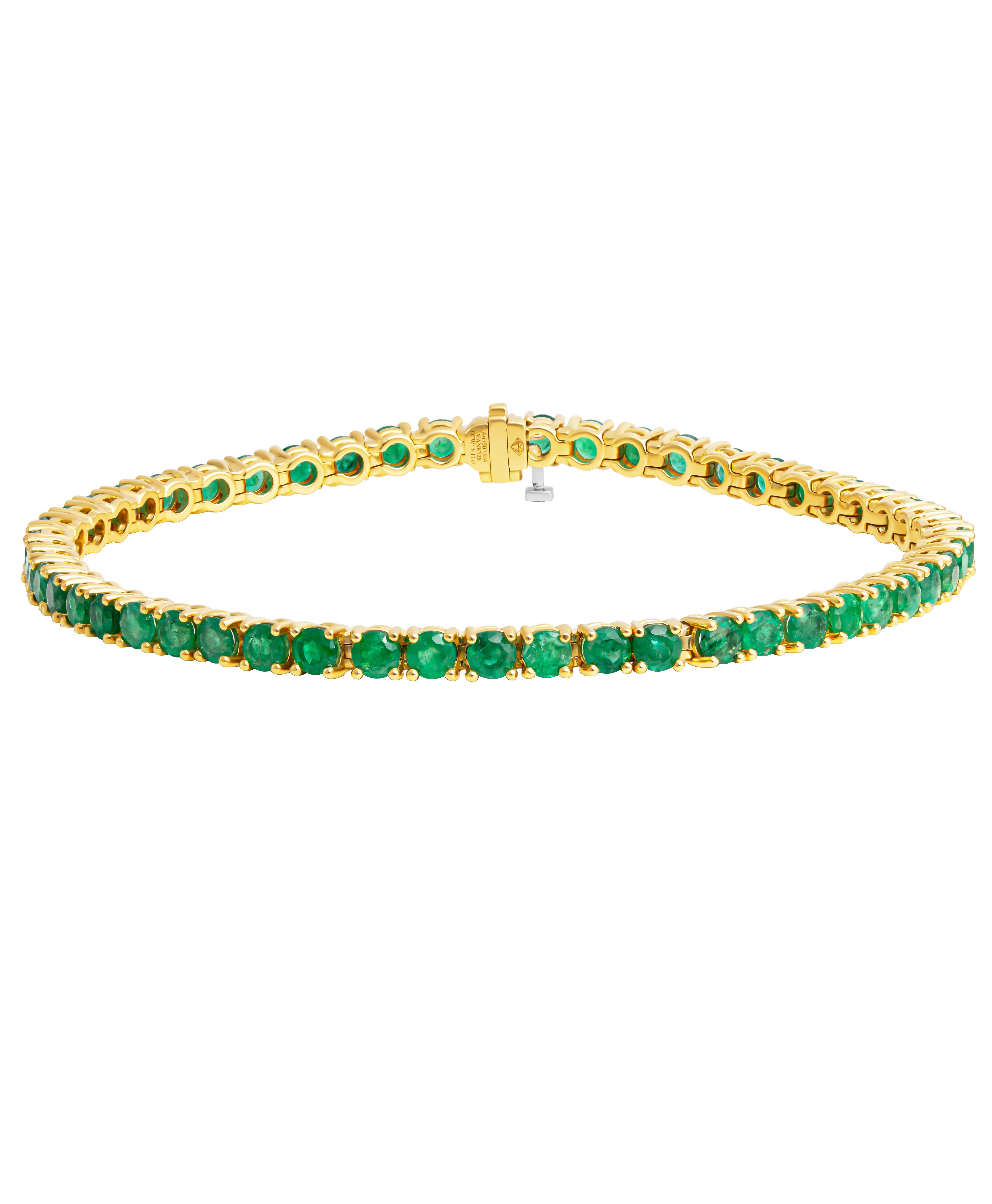 Tennis Bracelet with Green Emeralds in 18k Yellow Gold
Featuring 52 stones Green Emeralds Totaling: 5.11ct
Length:7”