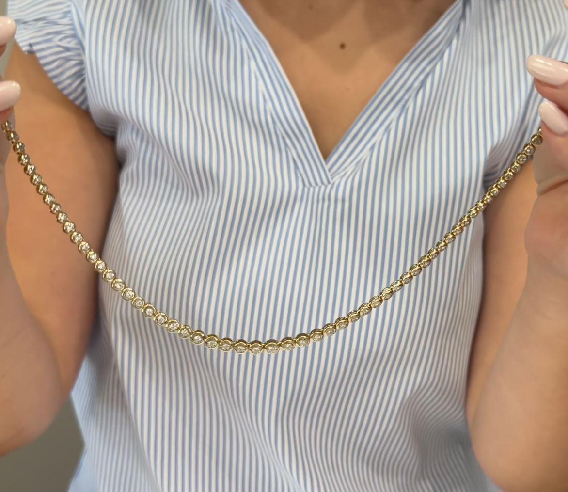 Taglio rotondo Collana Tennis con diamanti incastonati in oro giallo 14K in vendita