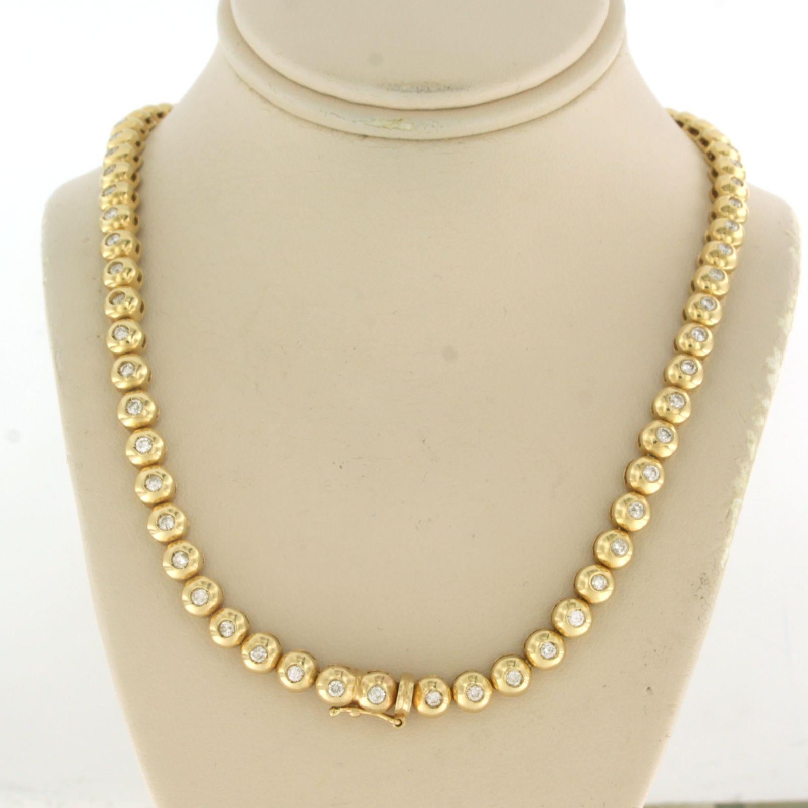 Collier en or jaune 14k serti d'un diamant taille brillant 3.00ct - G/H - SI - 45cm de long

Description détaillée

Le collier mesure 45 cm de long et 4,9 mm de large.

poids total : 34,2 grammes

occupés avec :

- 91 x 1,8 mm - 2,1 mm diamant