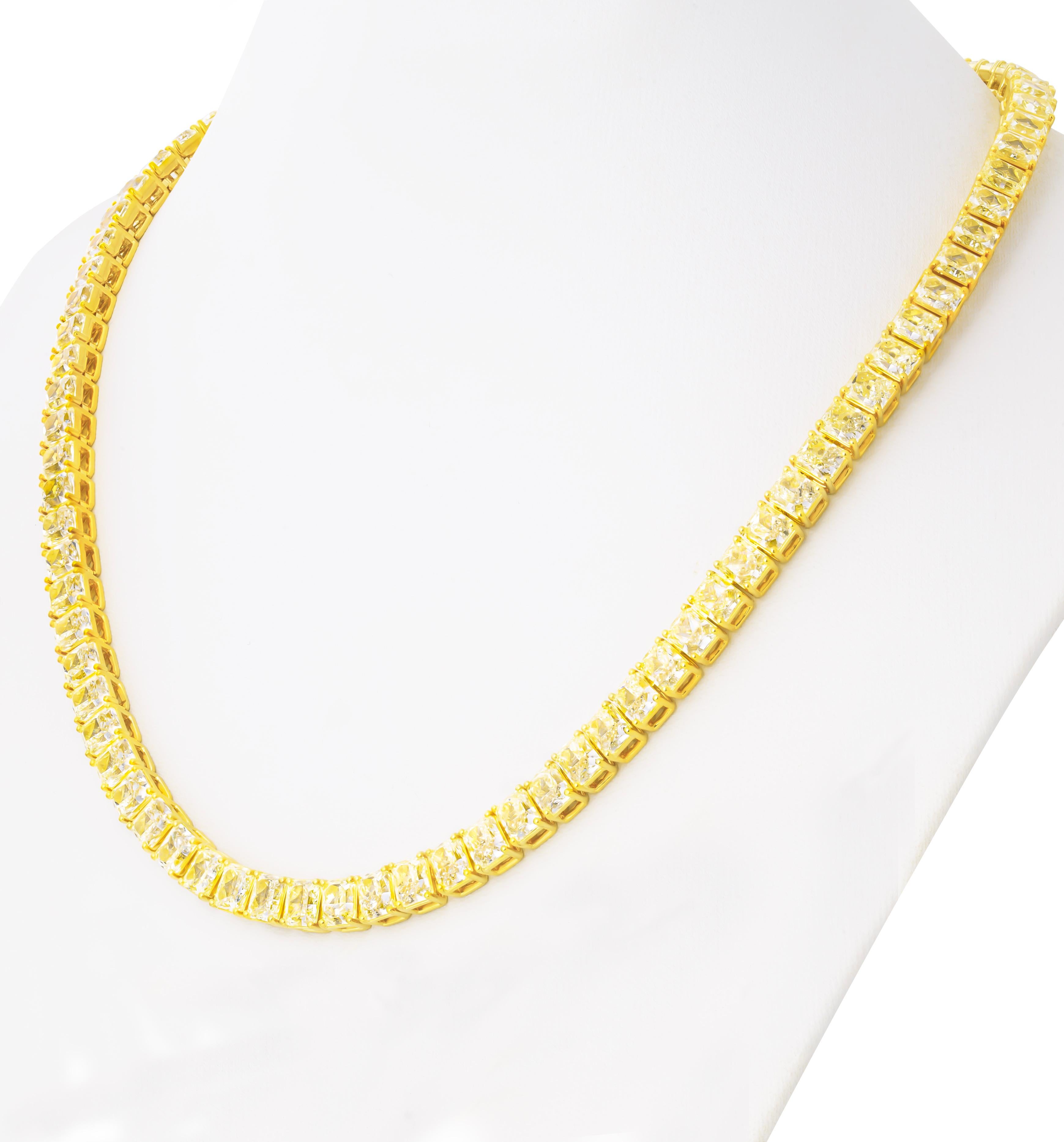 Collier de tennis avec diamants de taille radiant de couleur jaune clair 
Fabriqué en or jaune 18k  
87 diamants de taille rayonnante de couleur jaune clair VS/VVS
Total : 57.25ct
Longueur 16.5