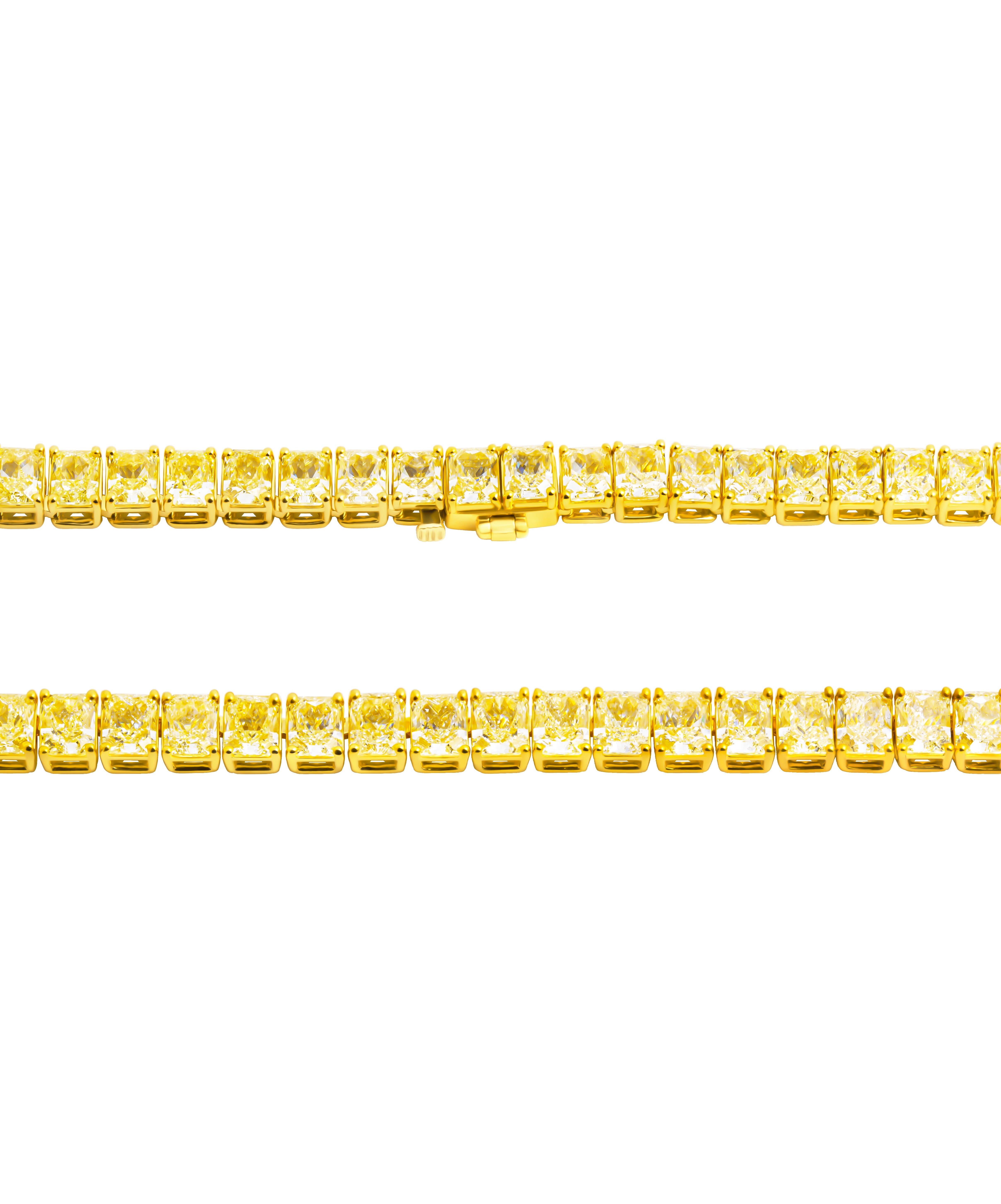 Taille radiant Collier de tennis avec diamants de taille radiant de couleur jaune clair en vente