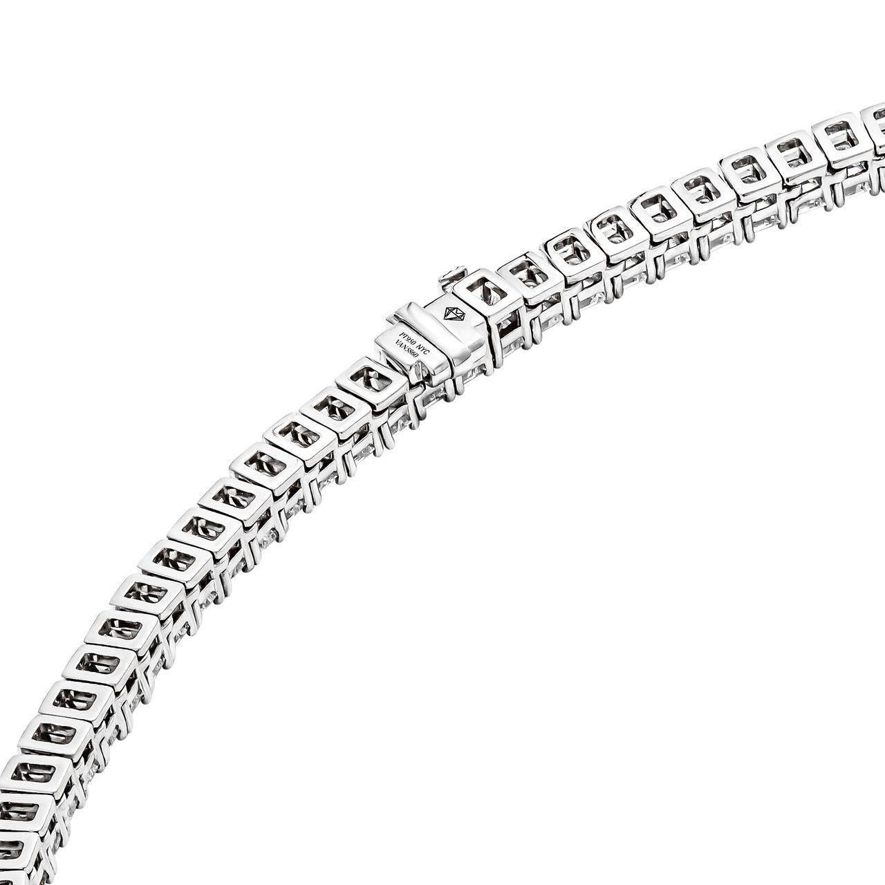 Moderne  Collier tennis avec diamants taille émeraude certifiés GIA en platine 38,76 carats en vente