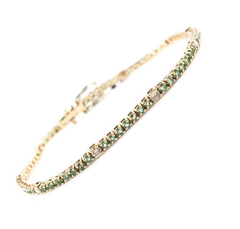 Fashion Tennis rose gold bracelet with diamonds and emeralds.
Total weight: gr 7.2
total lenght: cm 19
width: cm 0.2/0.3
Rf: ugou

For any enquires, please contact the seller through the message center.

