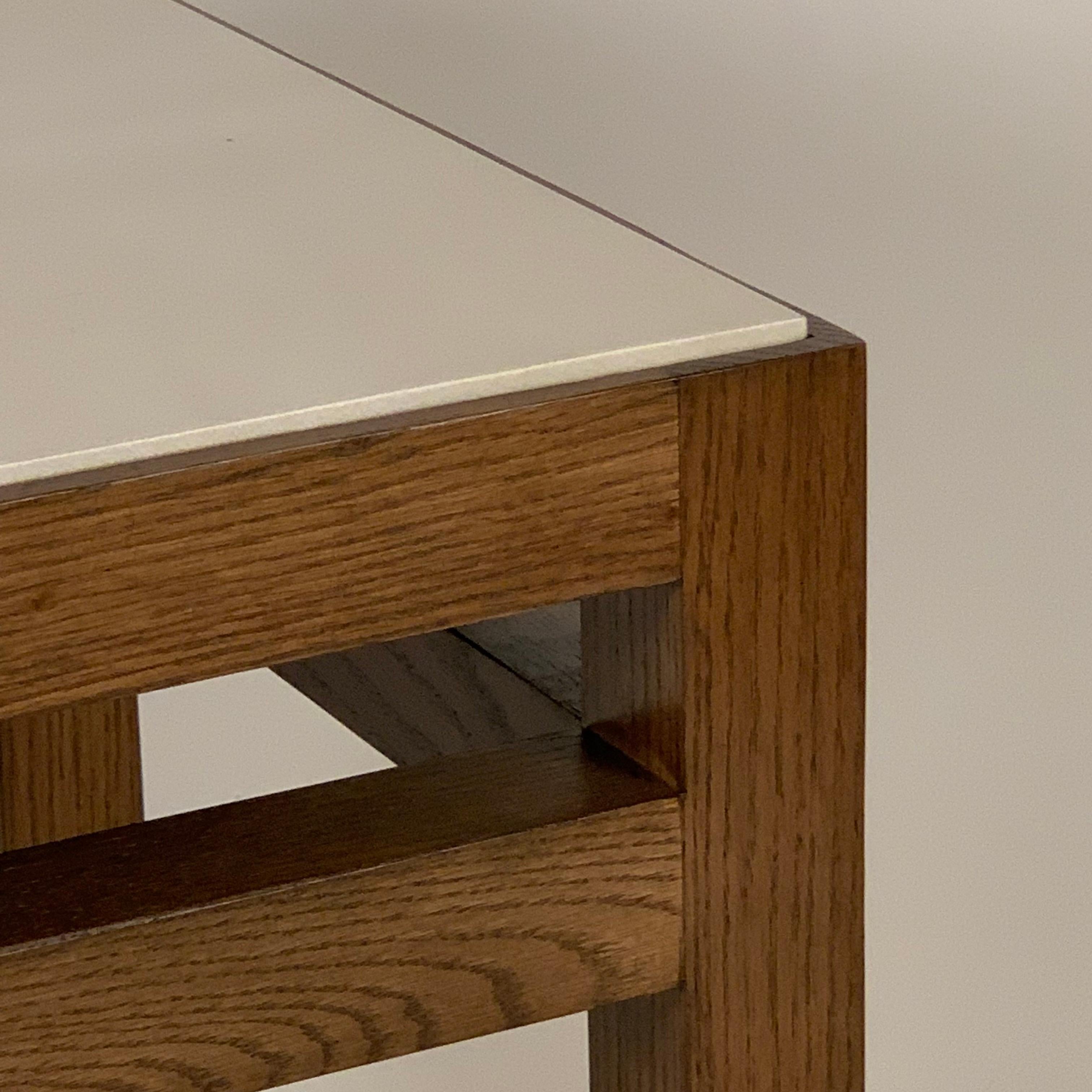 Beistelltisch 'Tenon' aus Eiche und Pergament von Design Frères im Zustand „Neu“ im Angebot in Los Angeles, CA