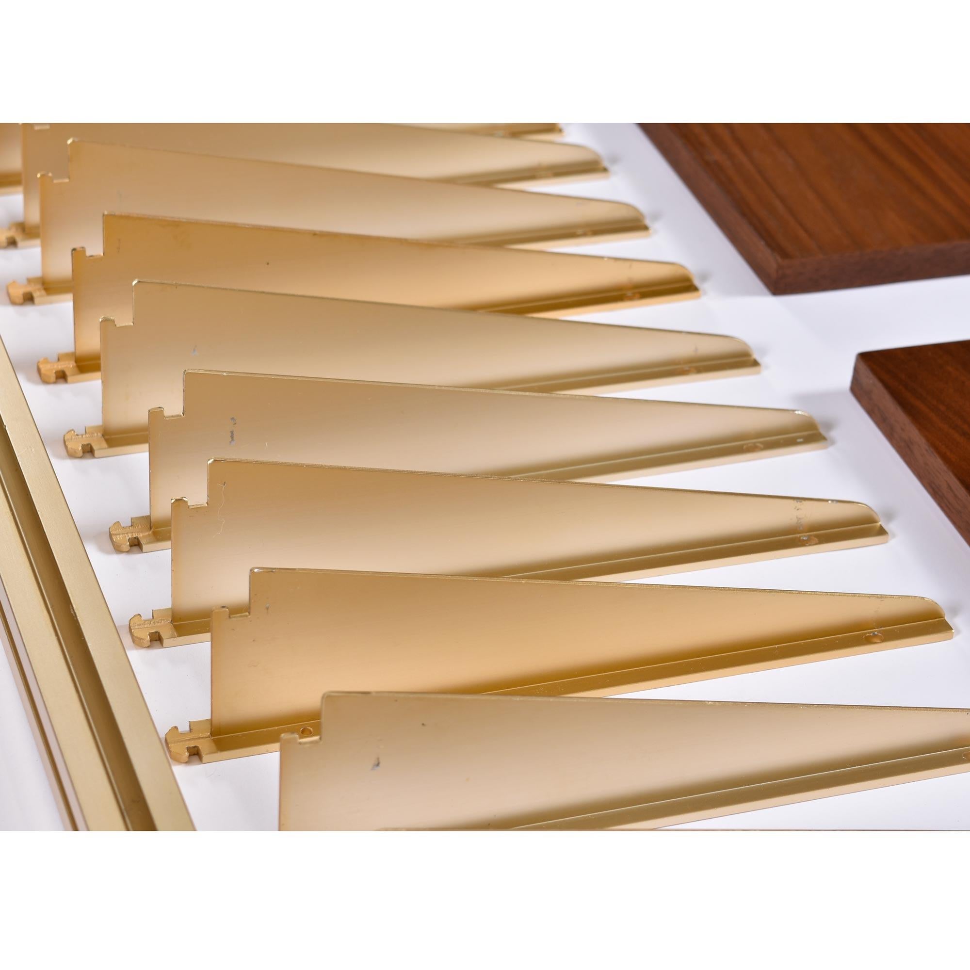 Tension Pole Freistehende Rose Gold Aluminium Omni Schrankwand von George Nelson im Angebot 2