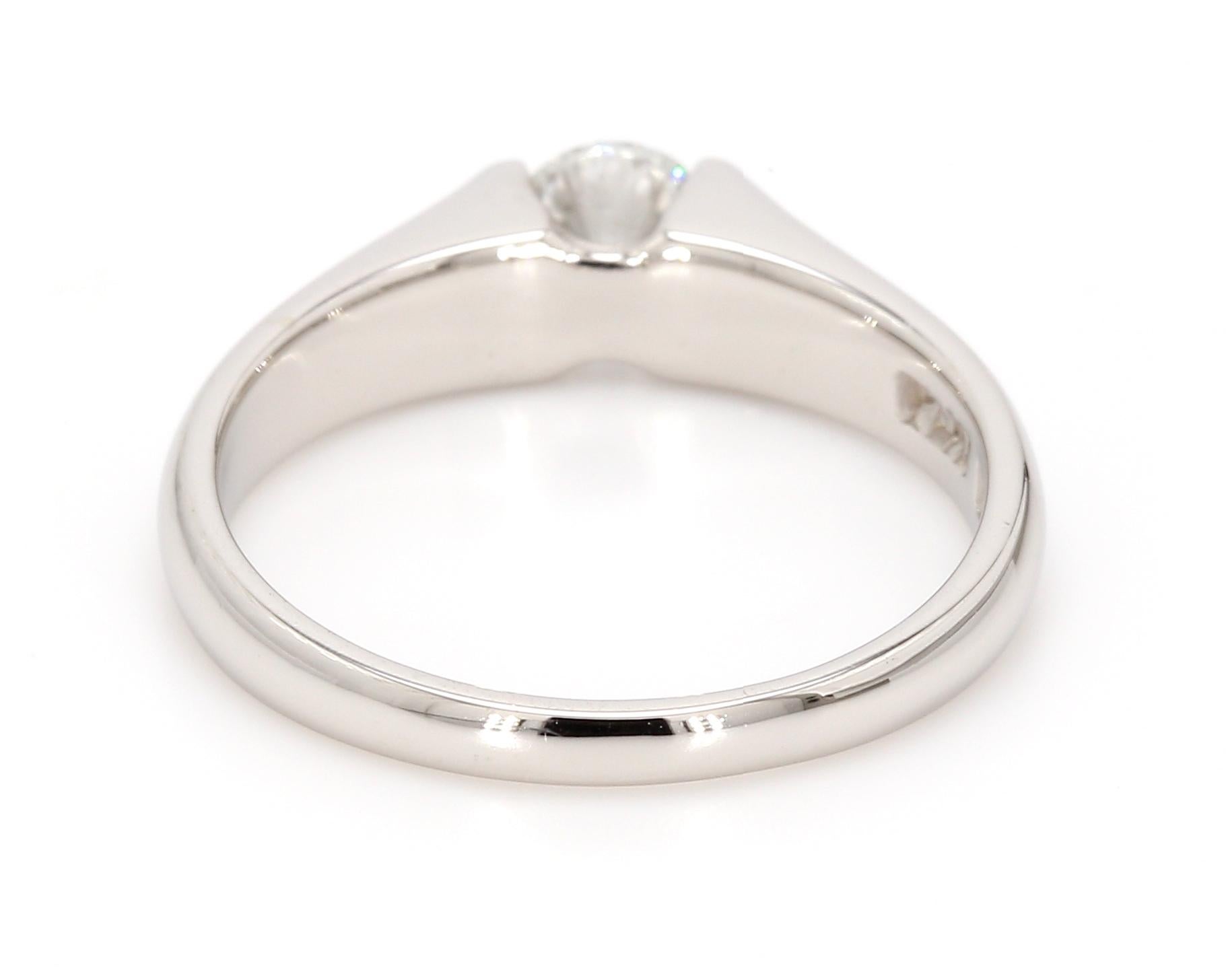 Verlobungsring aus Platin mit Solitär in Tension-Fassung mit Diamant und Platin für Damen oder Herren im Angebot
