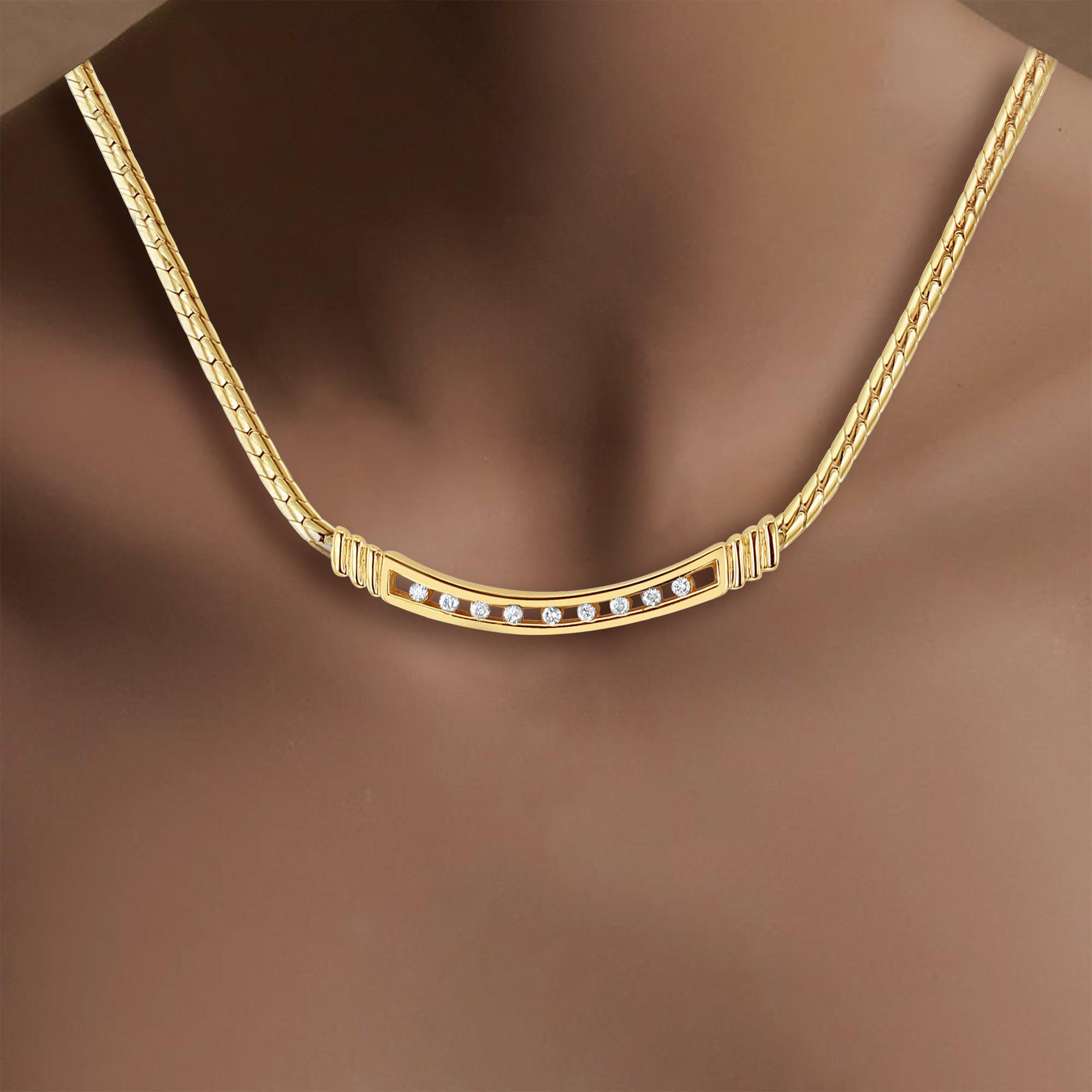 ♥ Sommaire du produit ♥

Pierre principale : Diamant
Approx. Poids en carats : .20cttw
Couleur du diamant : G
Taille de la pierre : Rond
MATERIAL : Or jaune 14k
Dimensions : 39mm x 4mm
Chaîne : Serpent biseauté
Nombre de pierres : 9
Largeur de la