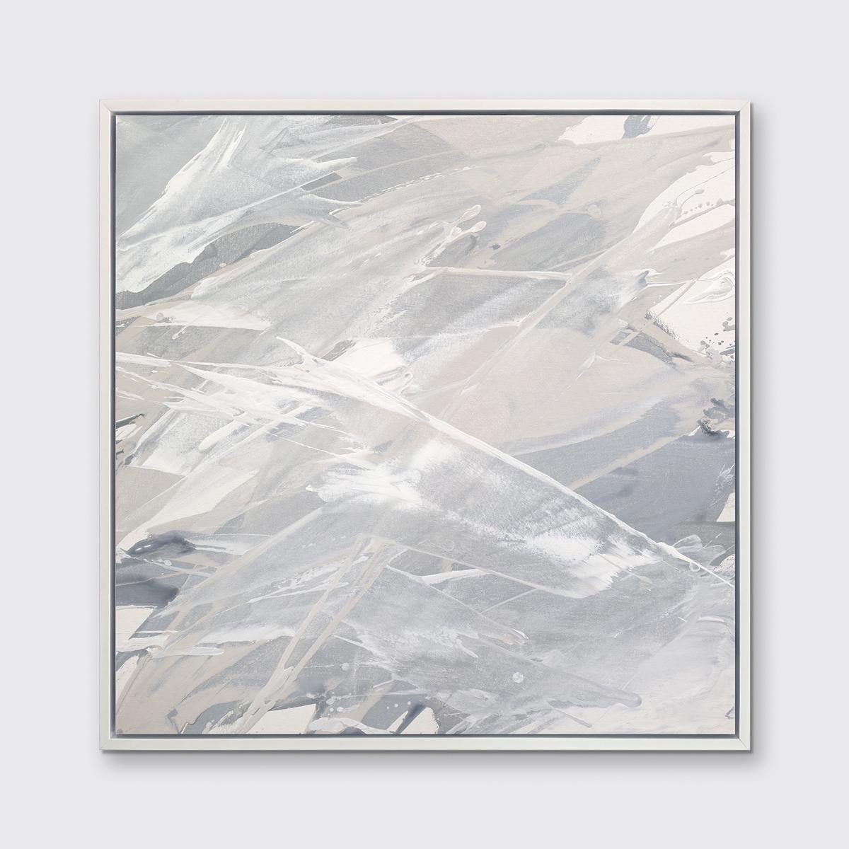 Dieser zeitgenössische Druck in limitierter Auflage von Teodora Guererra zeichnet sich durch eine warme Grau- und Weißpalette mit Schichten neutraler Farben aus, die fast über die Komposition spritzen. Dieser Druck passt hervorragend zu dem
