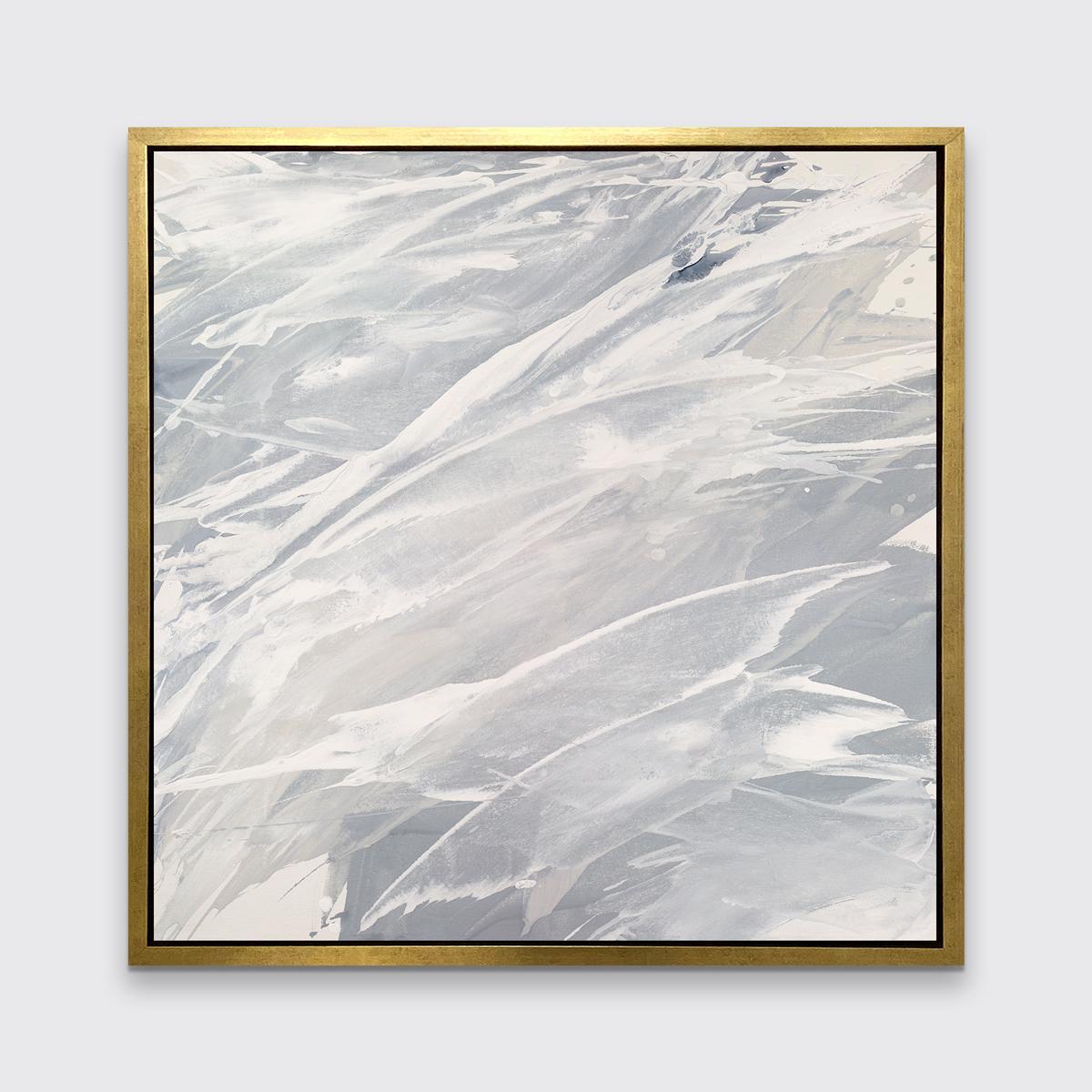 Dieser zeitgenössische Druck in limitierter Auflage von Teodora Guererra zeichnet sich durch eine warme Grau- und Weißpalette mit Schichten neutraler Farben aus, die fast über die Komposition spritzen. Dieser Druck passt hervorragend zu den