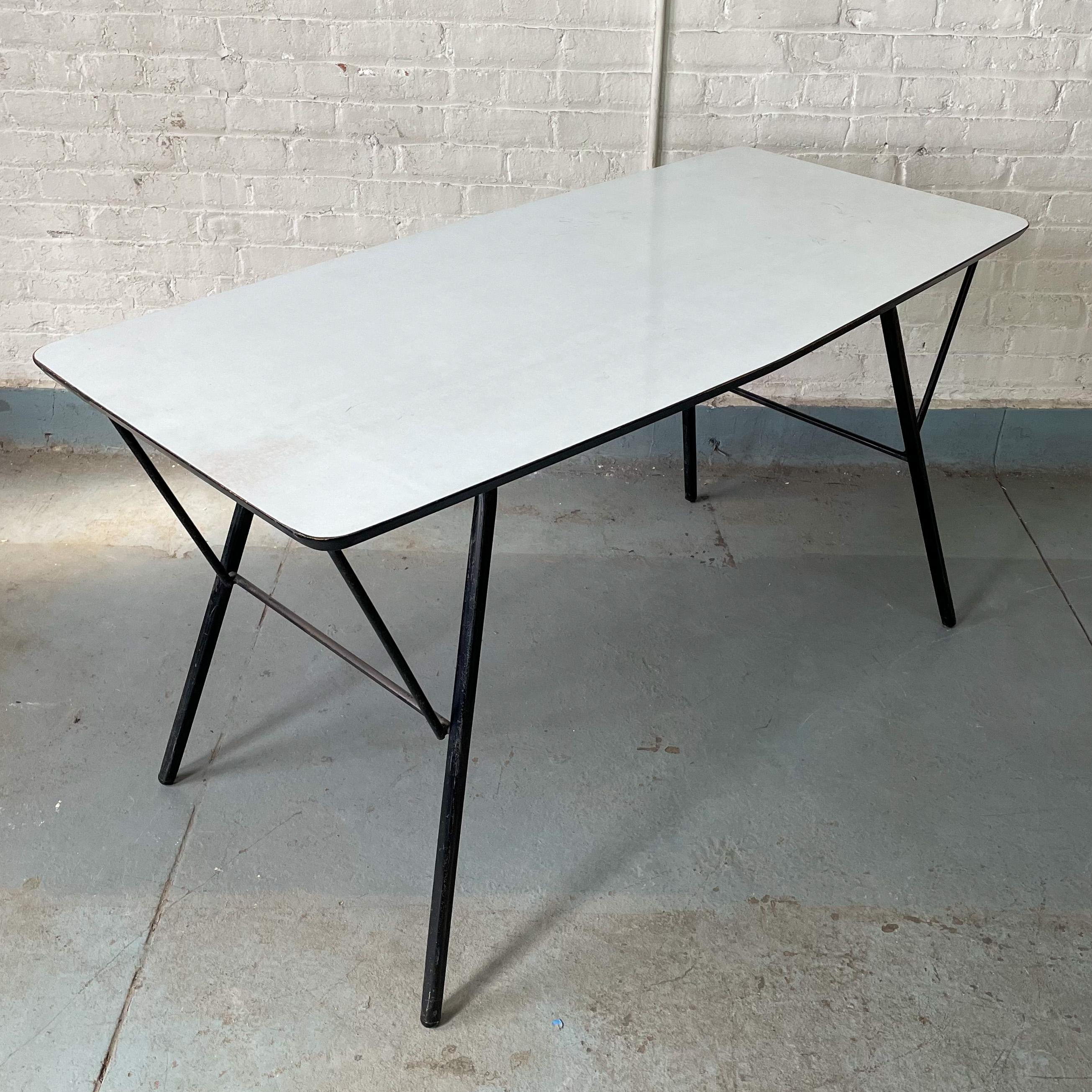 Mid-Century Modern Tepper-Meyer Versi-Table For Sale