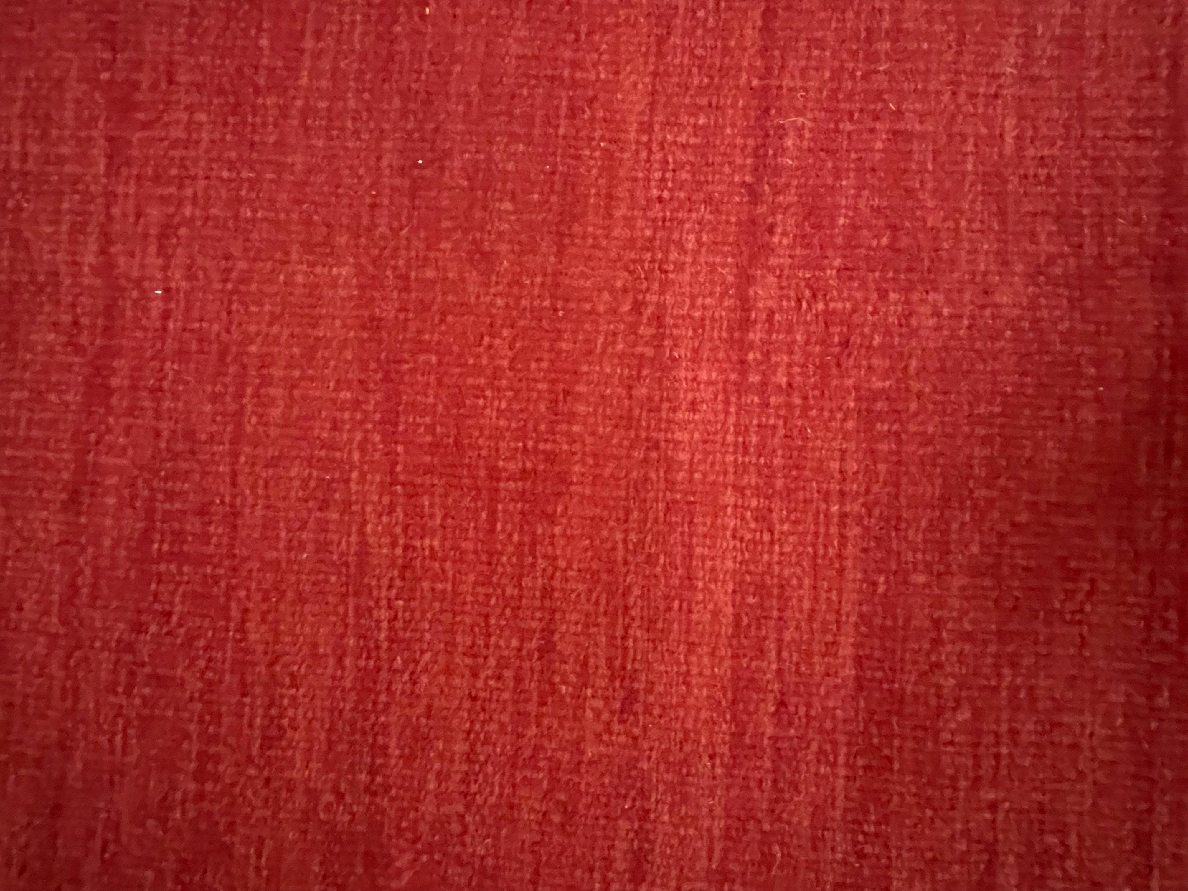 Dieser handgewebte Kelim aus der Masterloom Kollektion Memphis, gefertigt aus bester Schurwolle besticht durch sein gefälliges Design und ist beidseitig verwendbar. Il est extrêmement résistant et très long.