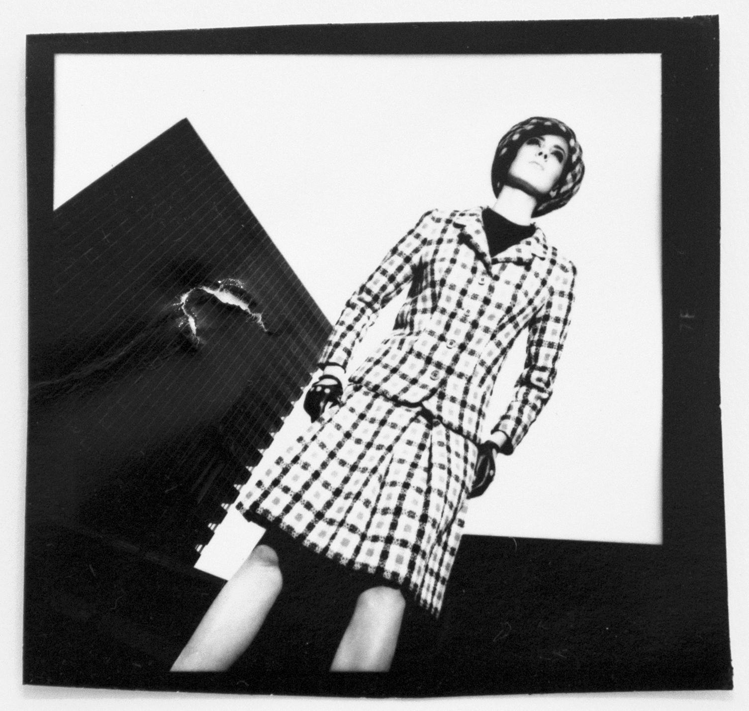 Moyra Swan, Advertising Shoot for Woollands, 1965 - Terence Donovan
Vintage silver gelatin contact print
Image size: 2.25 x 2.25 inches

Provenance: The Terence Donovan Archive

Born into a working class family in East London, Terence Donovan