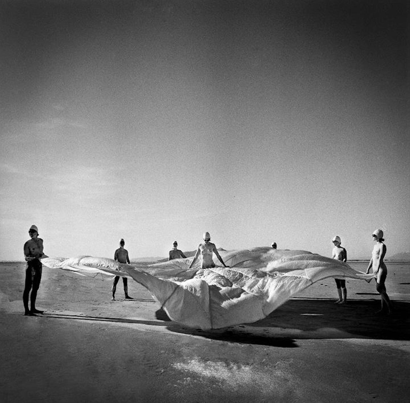 Teresa Flowers Nude Photograph - Parachute