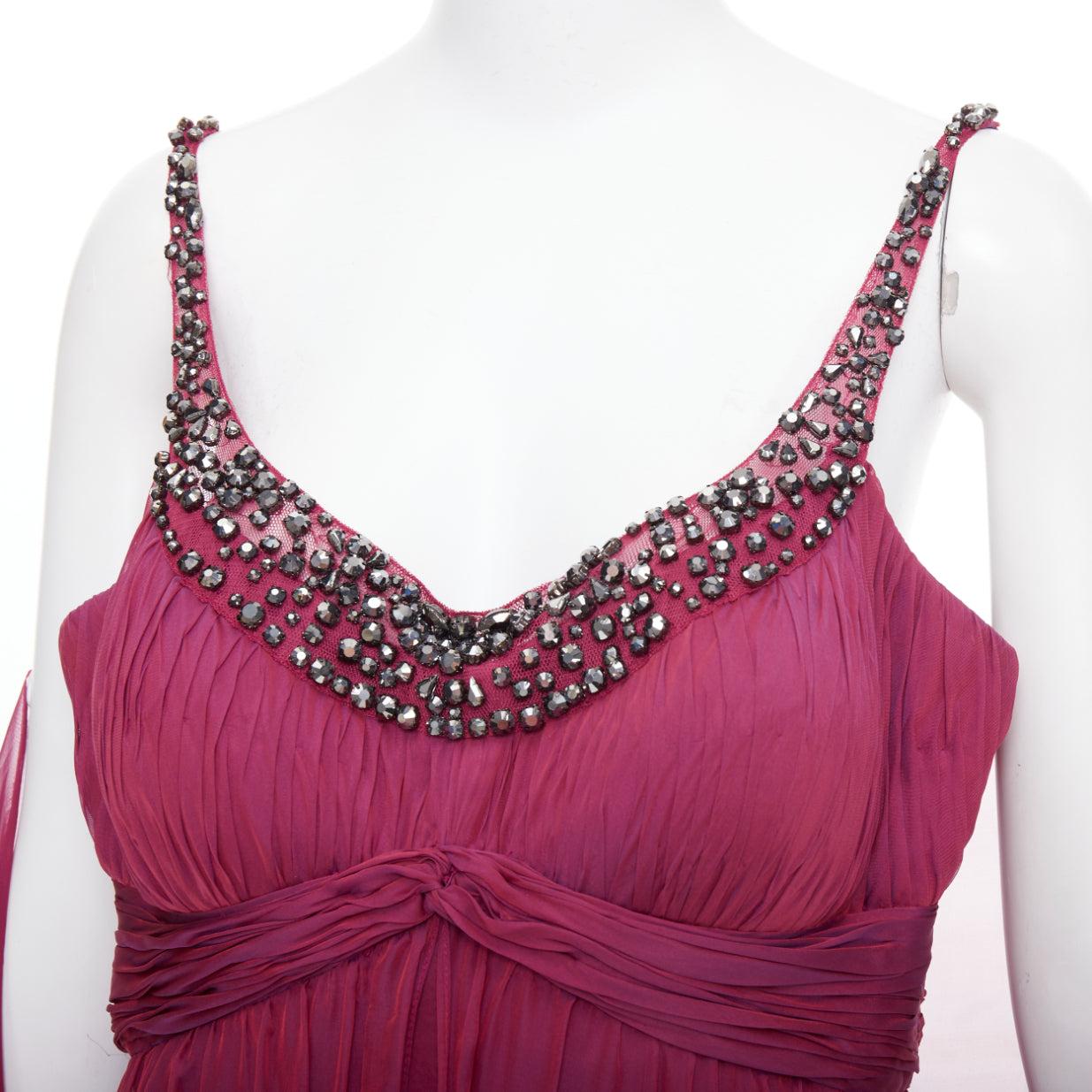 TERI JON Rickie Freeman, abito in seta viola iridescente con perline e scialle US14 3XL
Riferimento: JHDN/A00129
Marchio: Teri Jon
Collection'S: di Rickie Freeman
Materiale: Seta
Colore: viola
Modello: Tinta unita
Chiusura: zip
Fodera: Seta