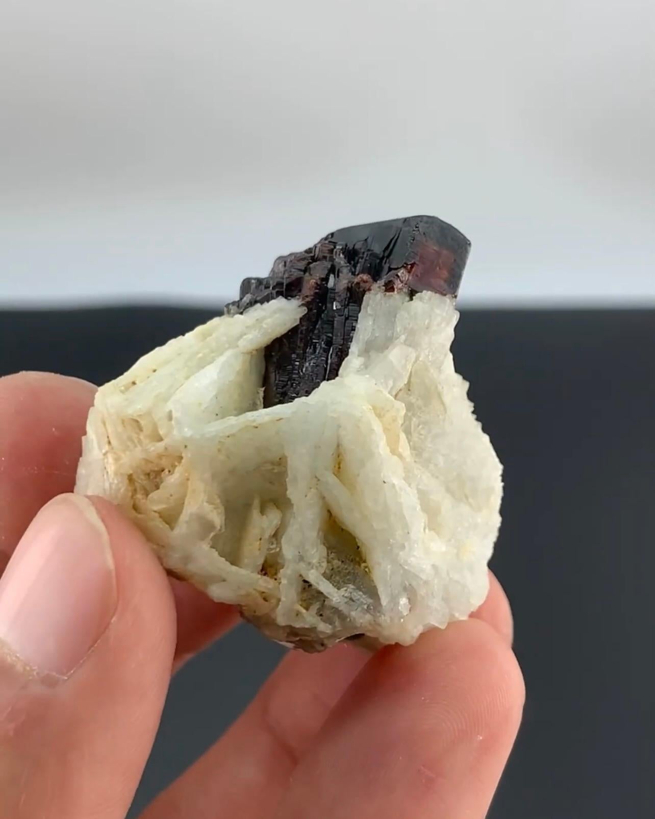 Terminated Mangano Tantalite Cluster On Cleavelandite From Afghanistan In Good Condition For Sale In Peshawar, PK