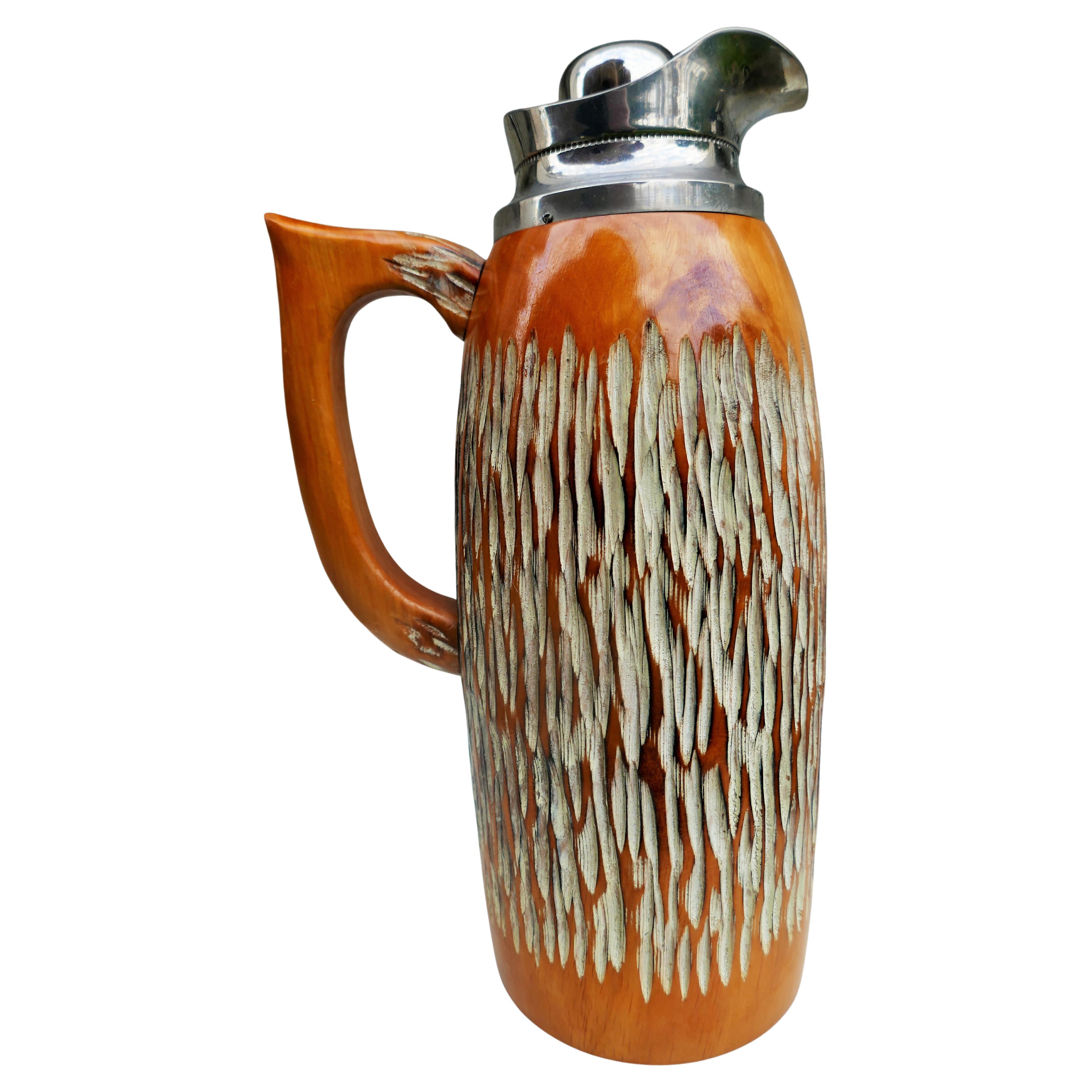 Thermos en bois attribué à Aldo Tura pour Macabo
Bon état.
Merci.