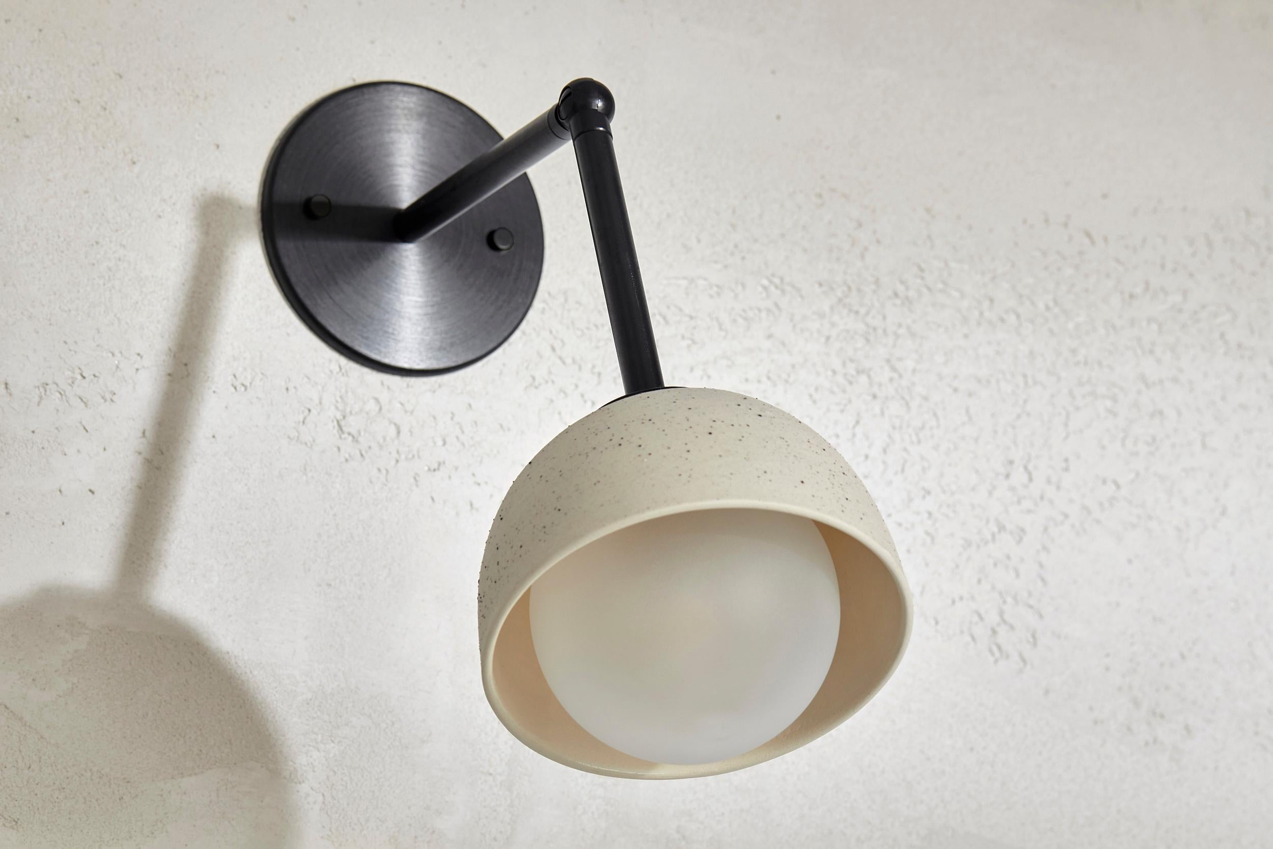 Marz Designs, „Terra 0 Lange bewegliche Oberflächenleuchte“, Keramikleuchte (21. Jahrhundert und zeitgenössisch) im Angebot