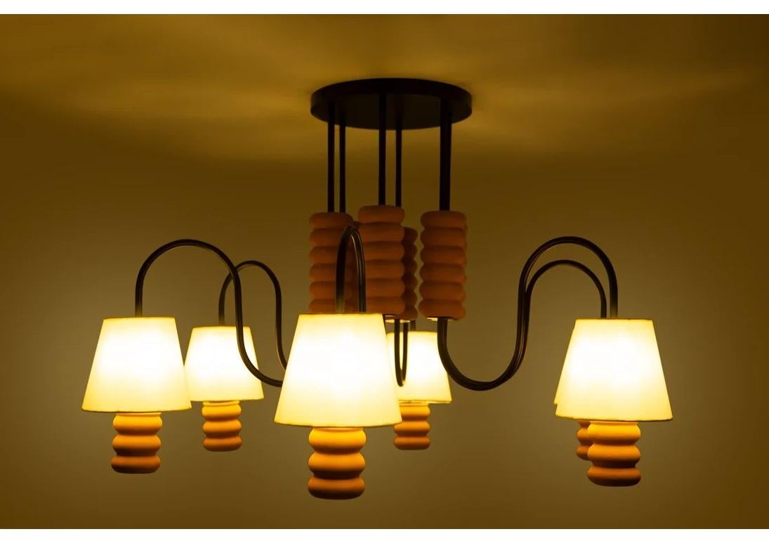 Lampadario in ceramica Terra Contour di Hatsu
Dimensioni: D. 106 x L. 106 x H. 70 cm
Materiali: Ceramica, metallo, tessuto.

Tutte le nostre lampade possono essere cablate a seconda del Paese. Se viene venduto negli Stati Uniti, sarà cablato per gli