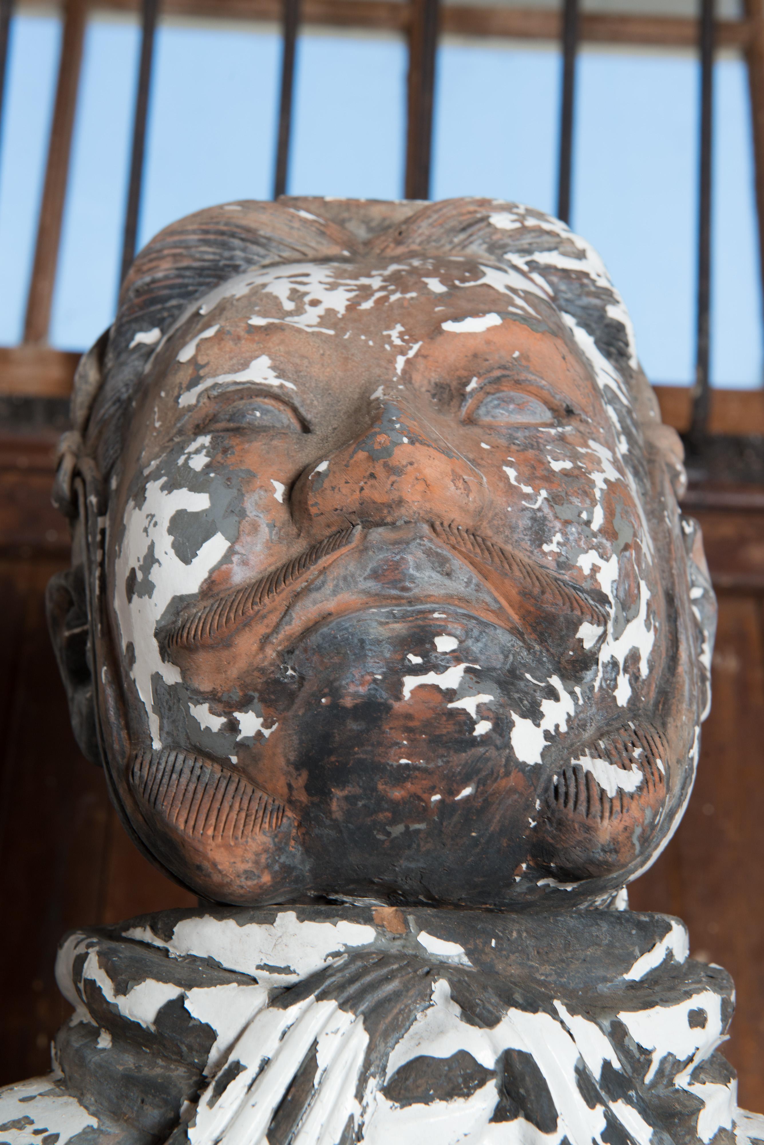 Terrakotta Büste eines asiatischen Kriegers im Angebot 3
