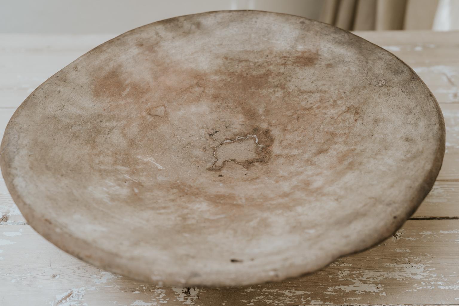 These bread bowls used by Moroccon ladies are highly decorative objects in contemporary kitchens,
great patina and lots of charm ...