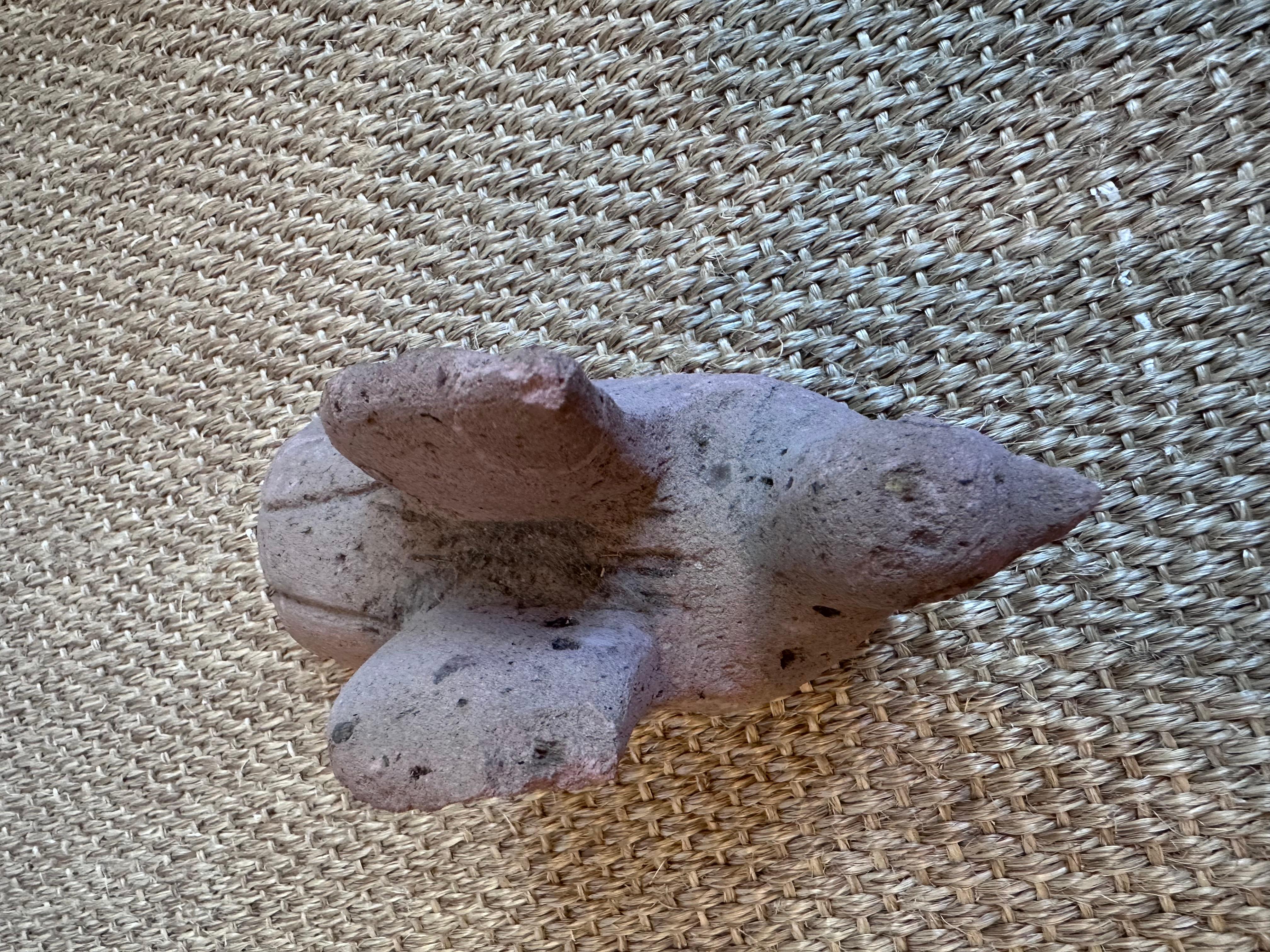 Oiseau en terre cuite Sculpture colombe avec ailes en l'air en vente 3