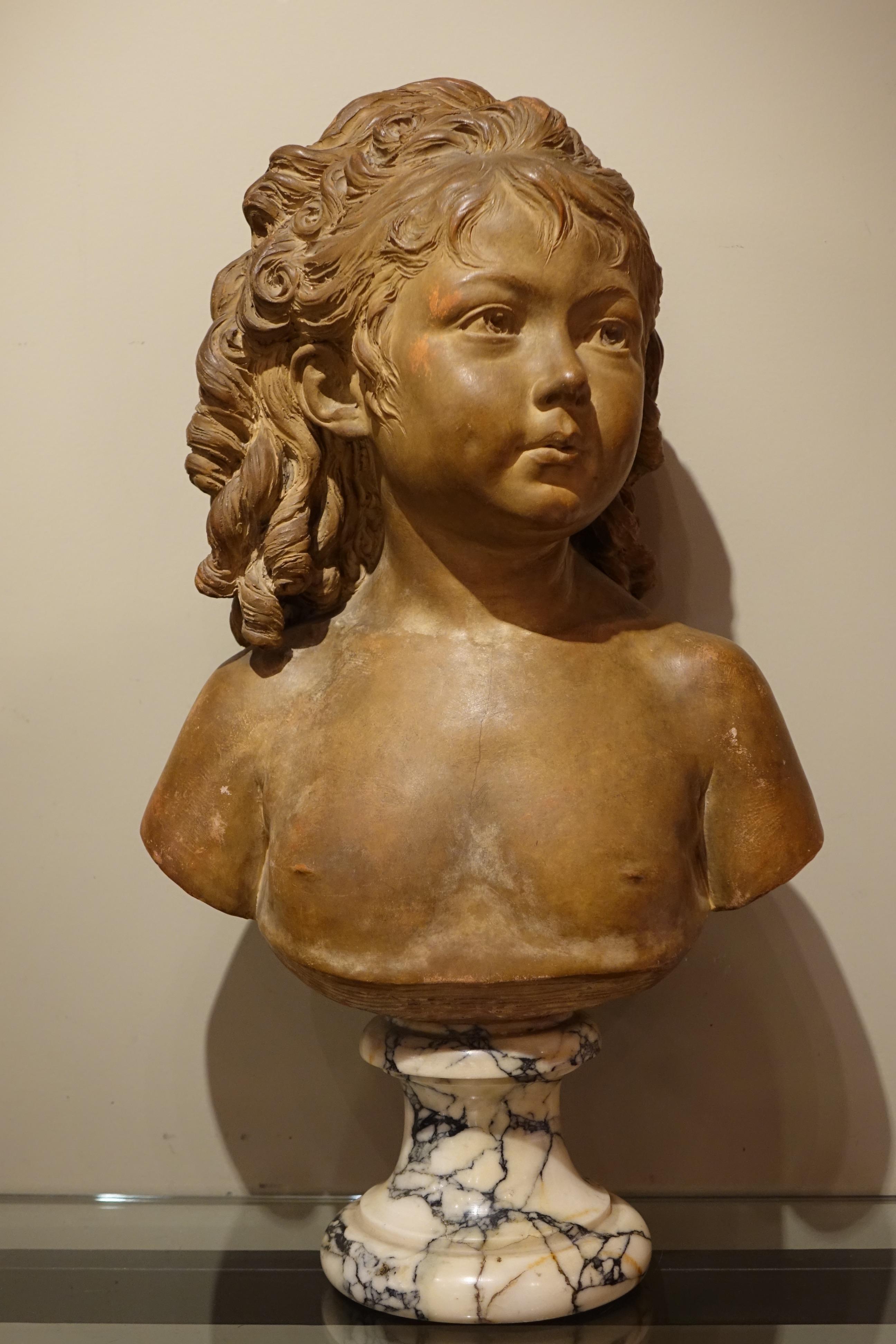 Terra cotta bust of Sabine HOUDON at the age of 4 years.
Follower (or workshop) of Jean Antoine HOUDON (1741-1828).
He is one of the most important sculptors of the 18th century; renowned for its realism in his marble, Terra cotta , plaster and