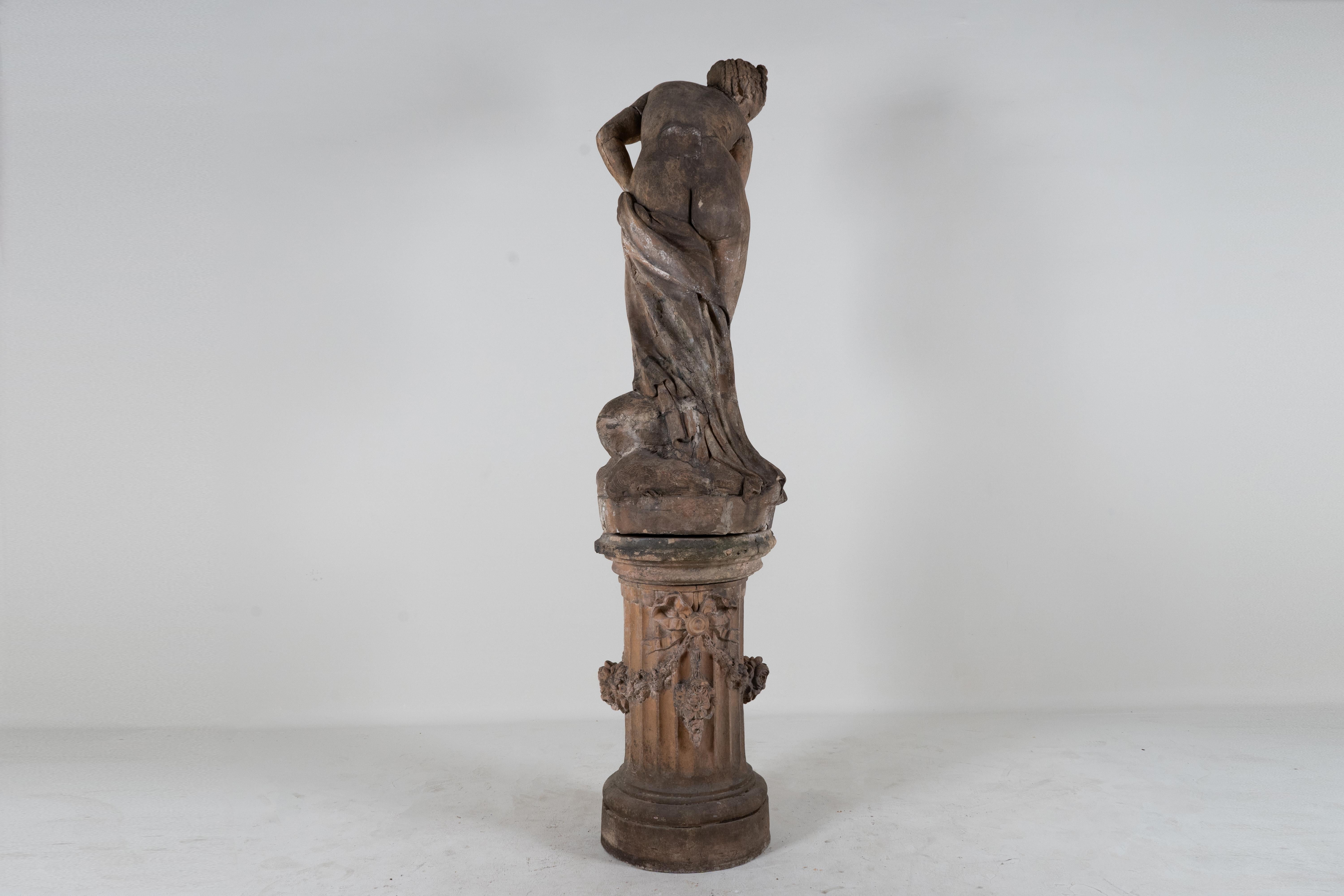 Terrakotta-Skulptur der badenden Venus im Angebot 6
