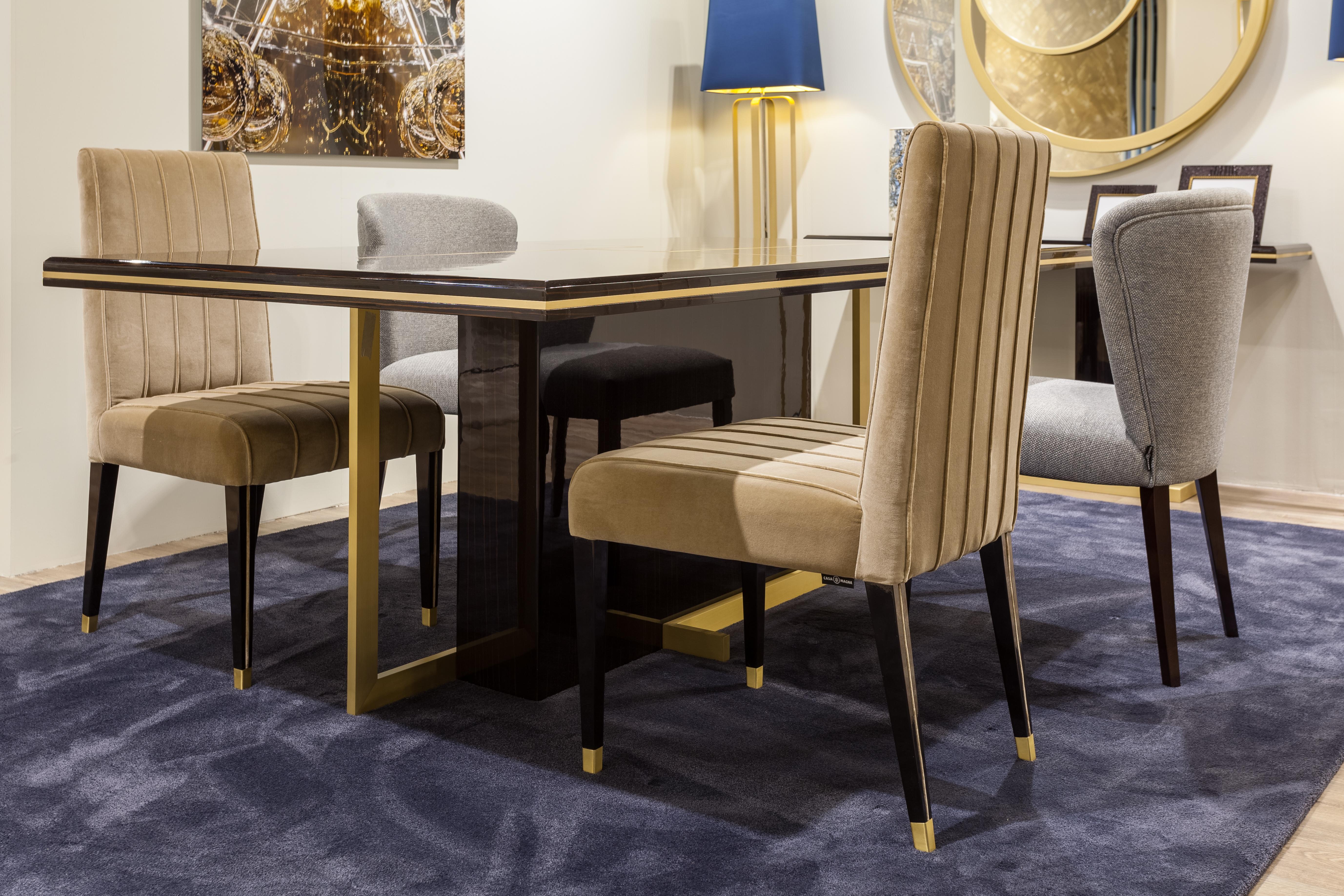 Terra Dining Table in Ebony Makassar and Brushed Brass Base and Trims In New Condition For Sale In Frazão, Porto