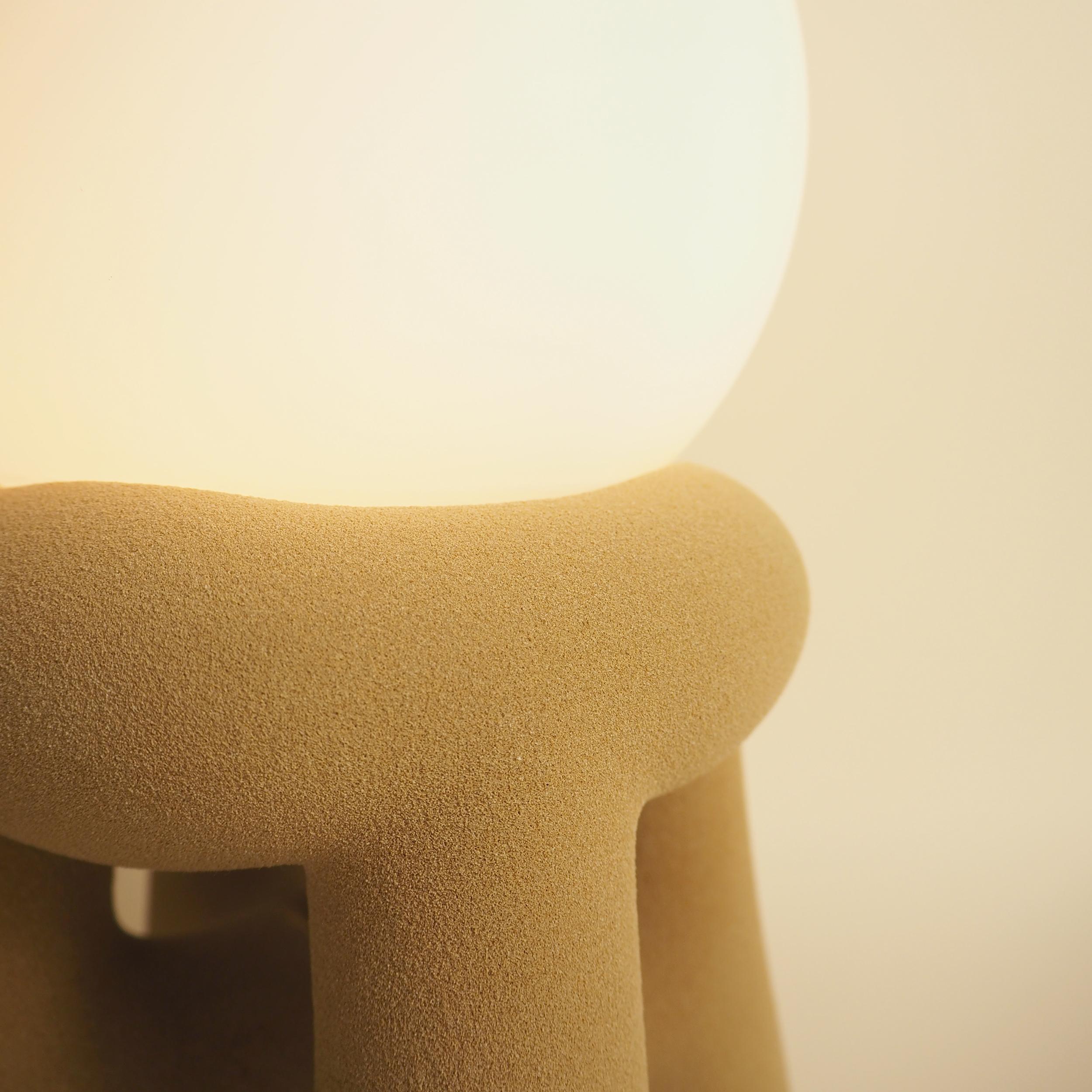 Spherical Top, Organic Four-Legged Base Quartz Sand Floor Lamp by Luis Gimeno In New Condition For Sale In Geneve, CH