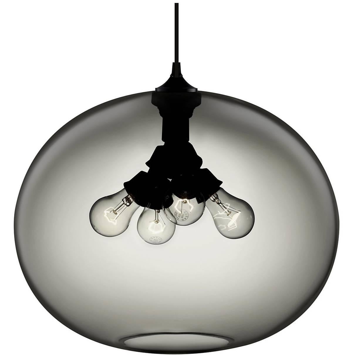 Lampe à suspension moderne en verre soufflé à la main gris terre, fabriquée aux États-Unis