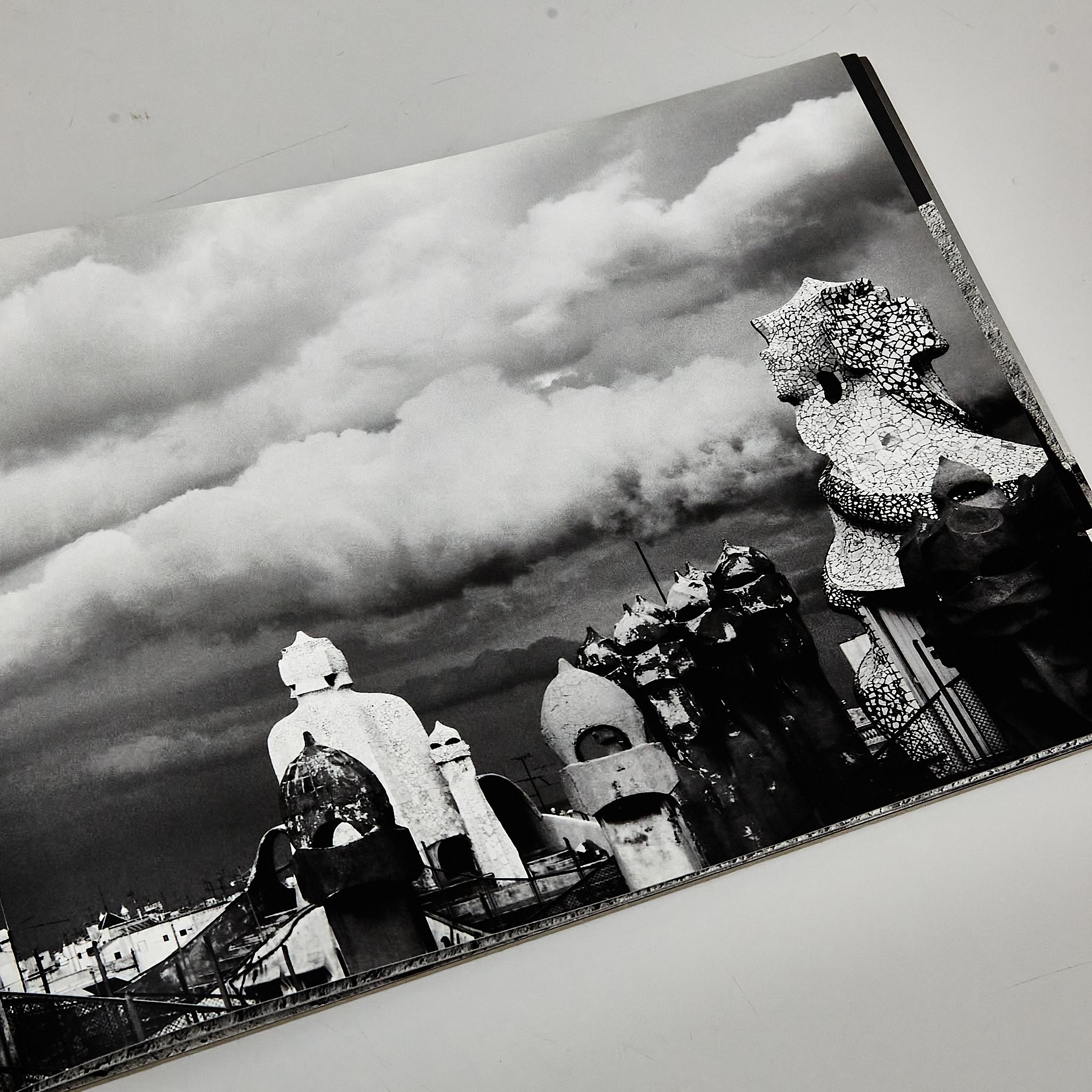 Terra: Miquel Arnal's Stunning Photo Book In Good Condition For Sale In Barcelona, Barcelona