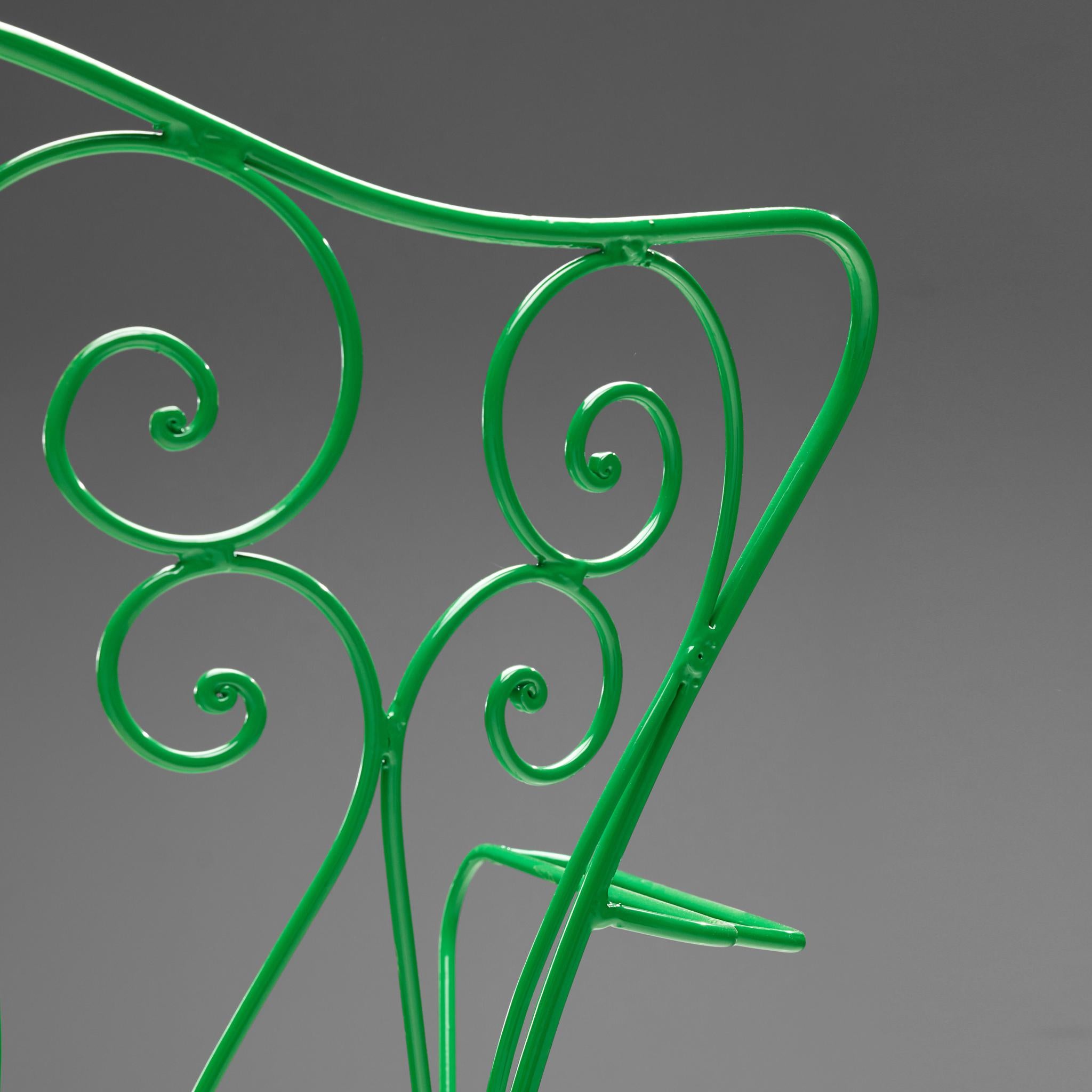  Satz italienischer Terrassenstühle aus grün lackiertem Stahl im Angebot 6