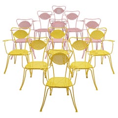 Grand ensemble de chaises de patio italiennes en acier laqué rose et jaune