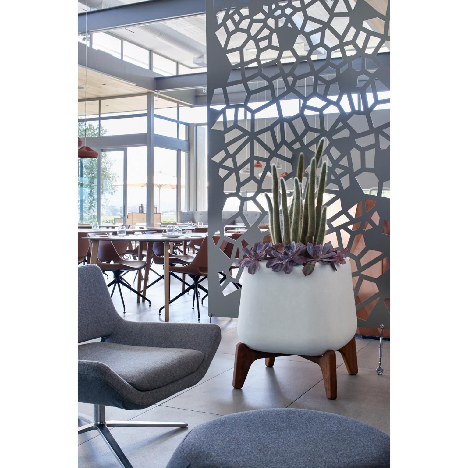 Fioriera Terra Square XS White con base in Wood oliato di Indigenus in vendita 3