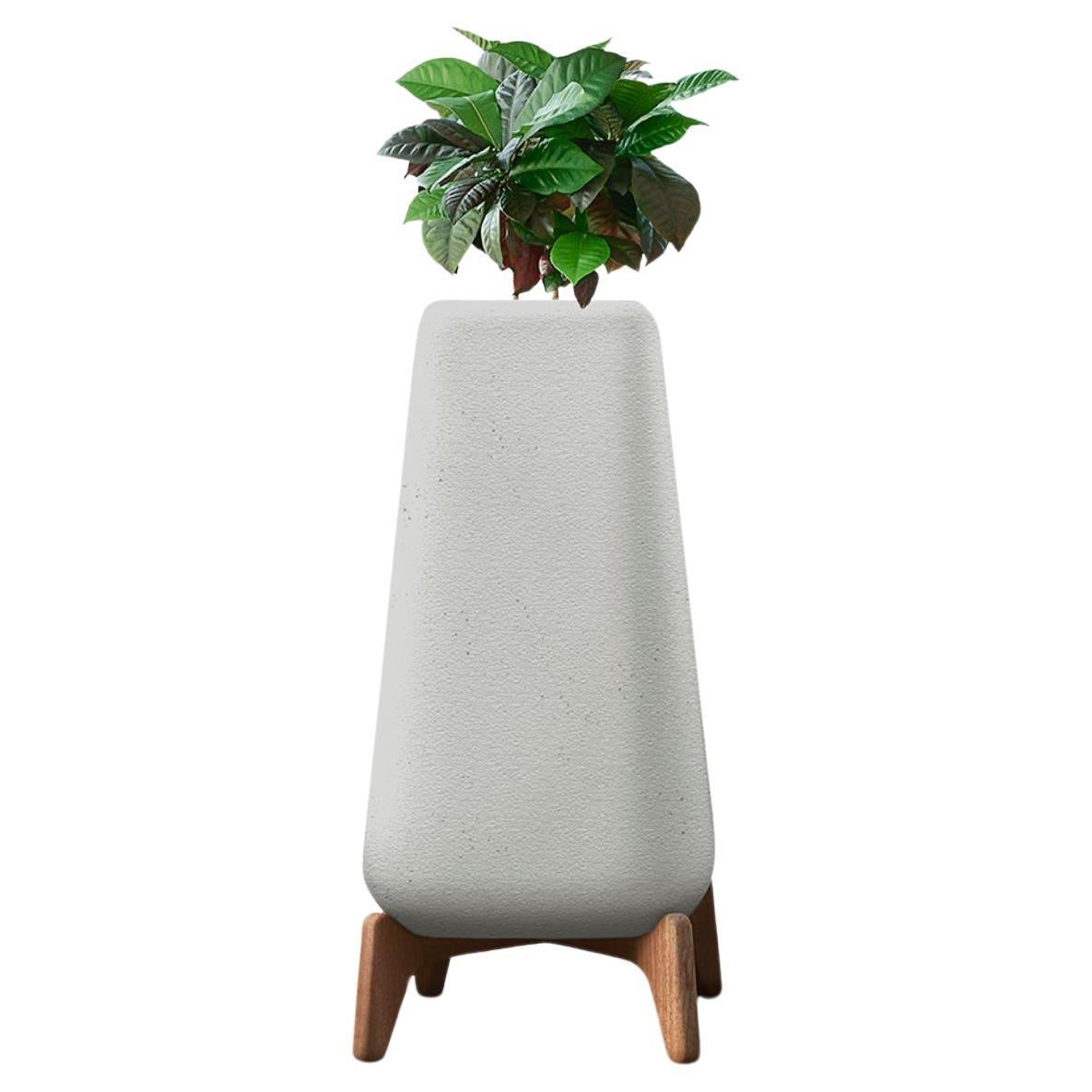 Jardinera Terra Tall XS Gris con Base de Madera Aceitada by Indigenus