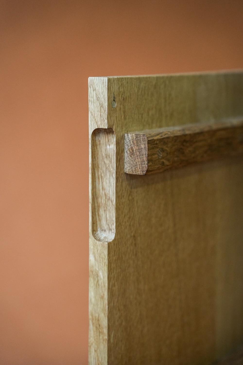 Beveled Terrace English Oak End Table For Sale
