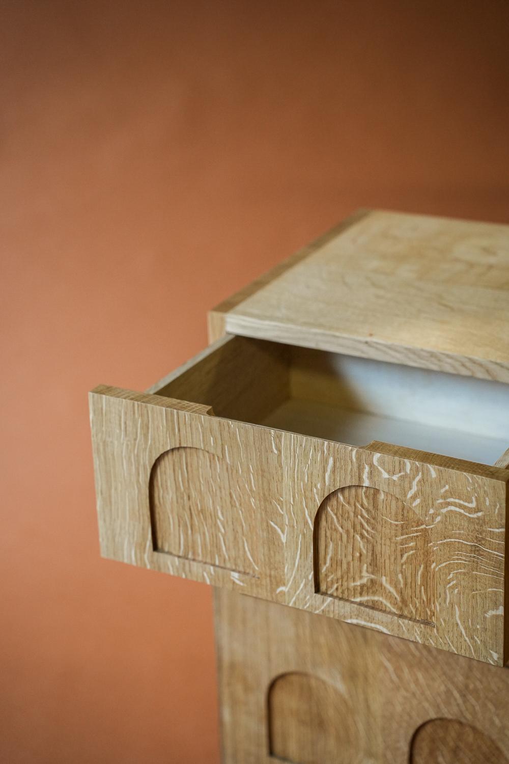 Terrace English Oak End Table In New Condition For Sale In Manchester, GB