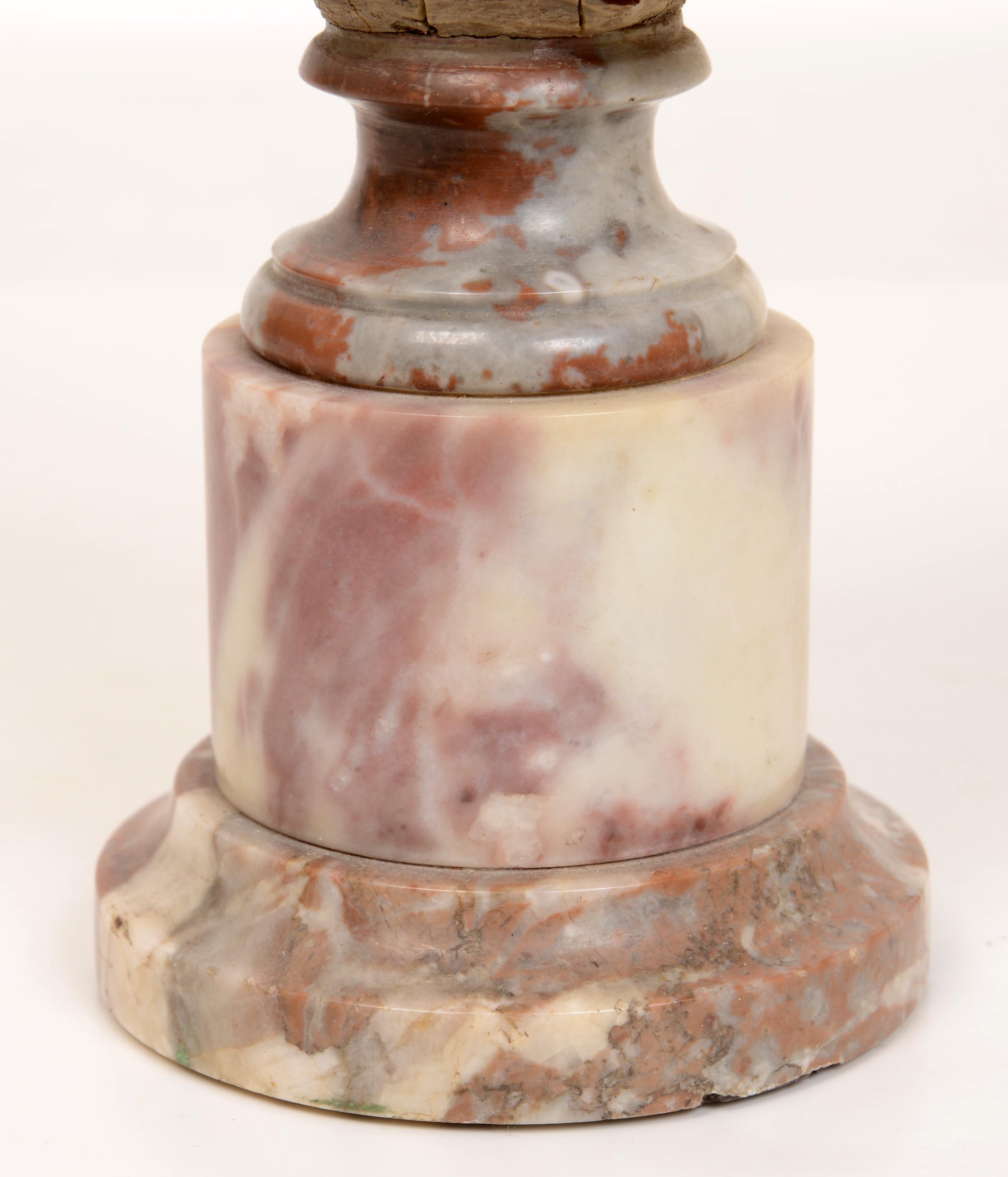 Terracotta d'après Clodion, une Bacchante montée sur un double piédestal en marbre en vente 2