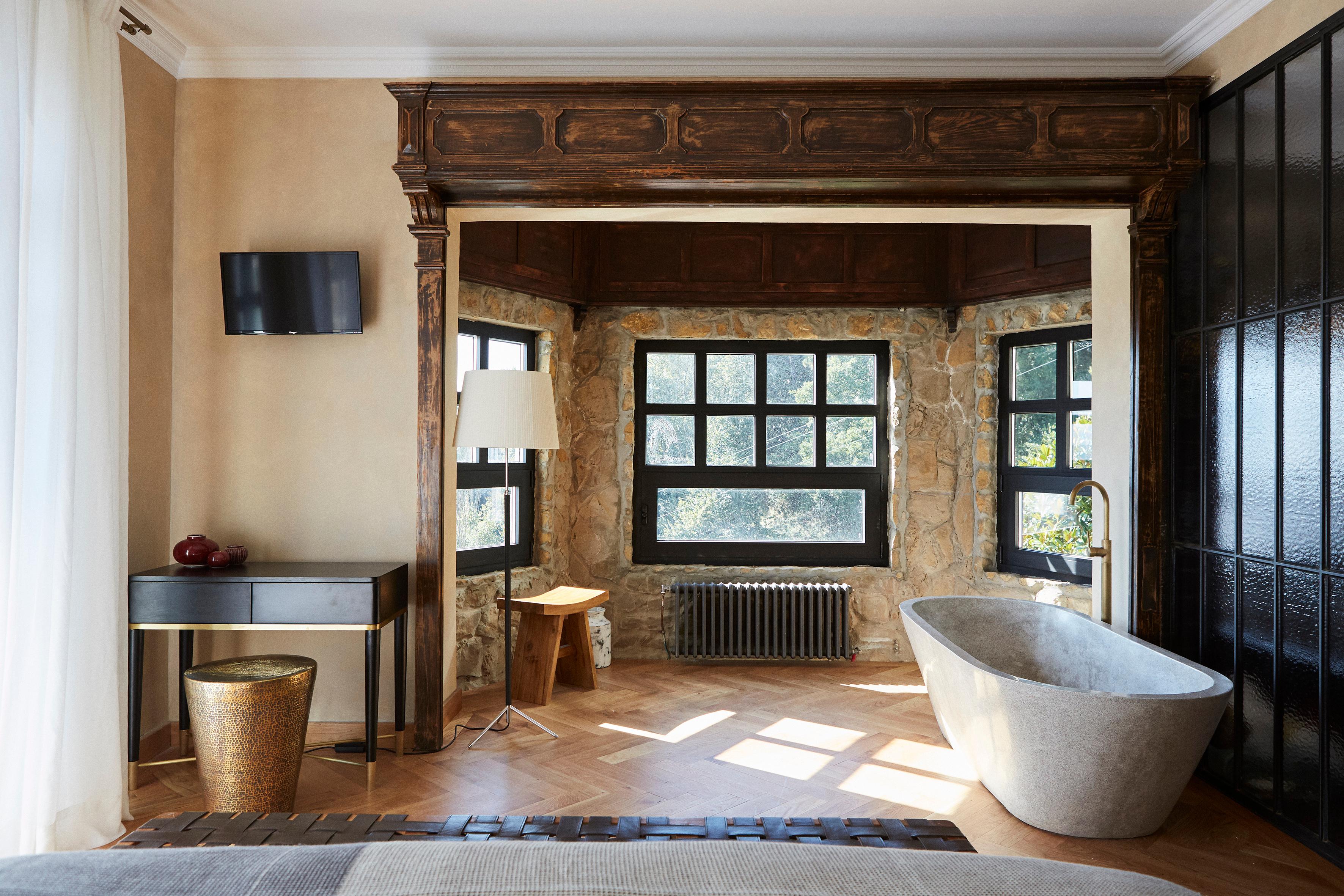 Lampada da terra Pie de Salón G1 in terracotta e ottone di Jaume Sans In condizioni Nuovo in vendita a Geneve, CH