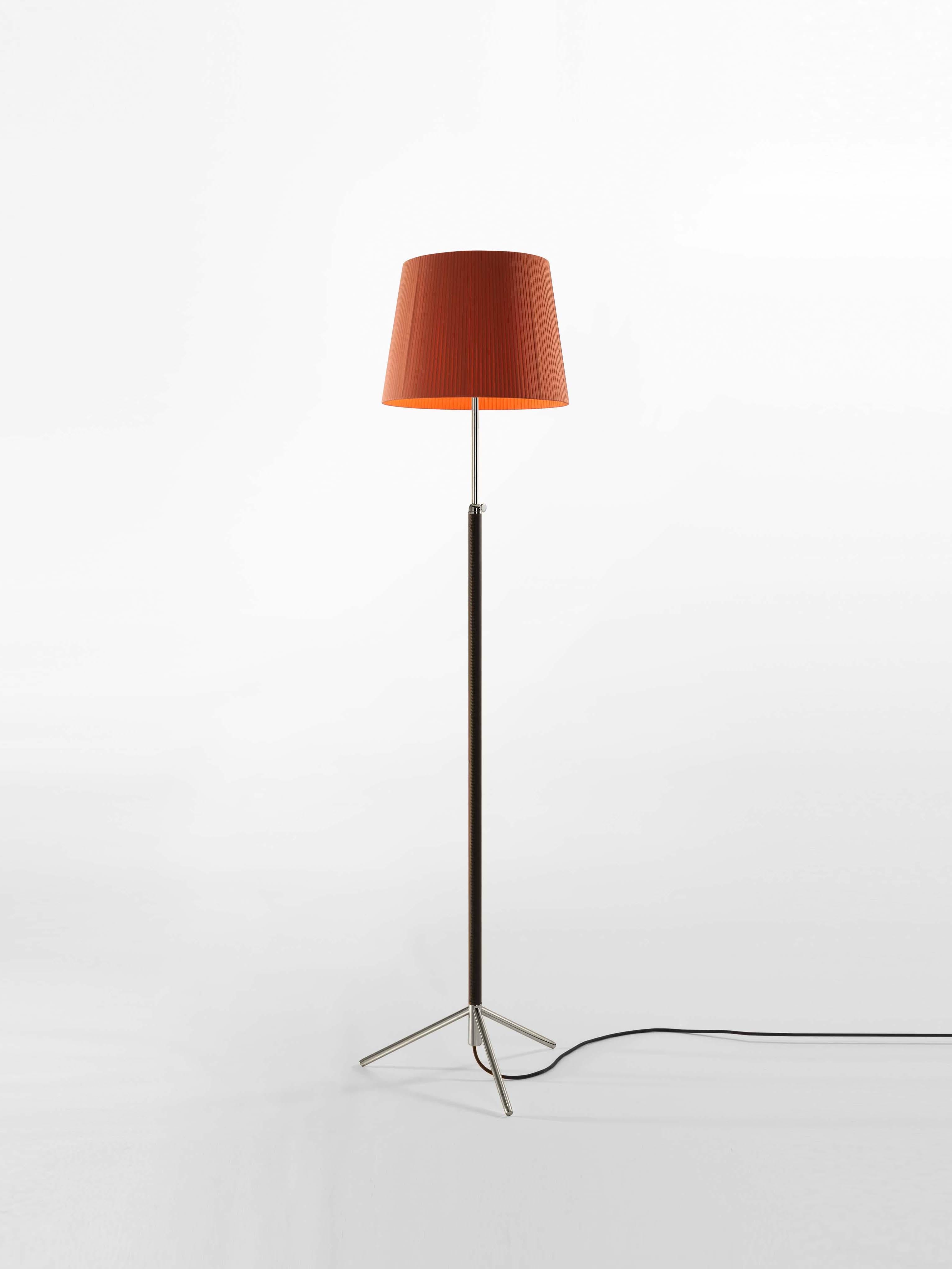 Terracotta and chrome Pie de Salón G3 floor lamp by Jaume Sans.
Dimensions: D 40 x H 120-160 cm.
Materials: Metal, leather, ribbon.
Available in chrome-plated or polished brass structure.
Available in other shade colors and sizes.

This